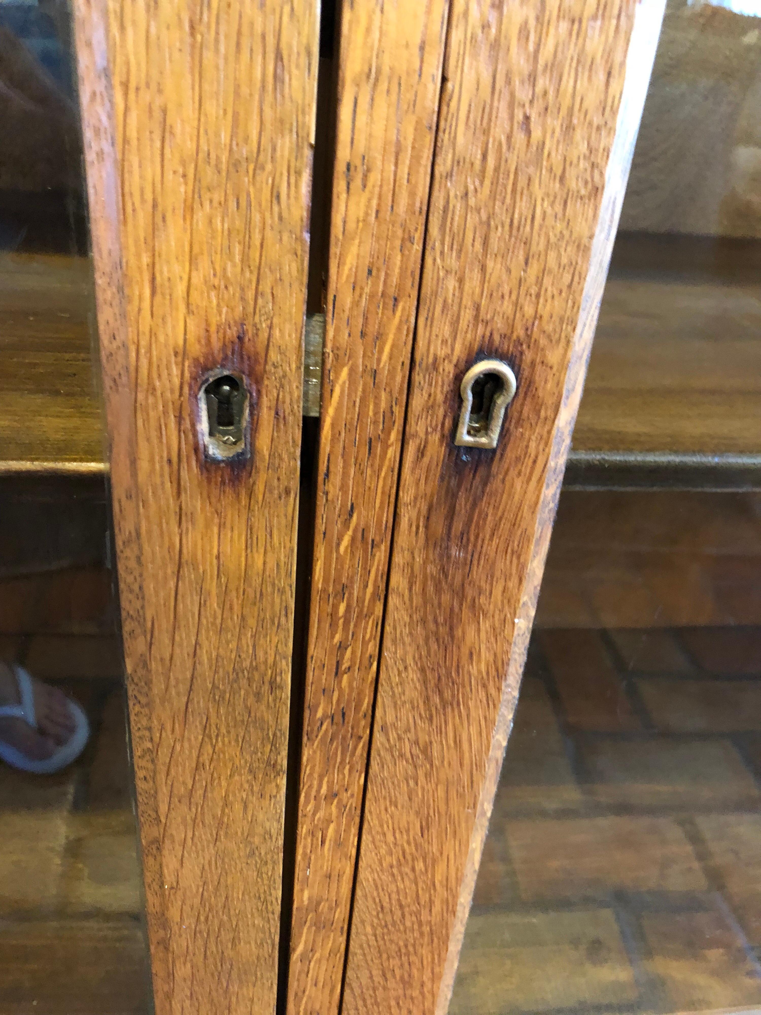 Antique Oak Bookcase with Original Keys 10
