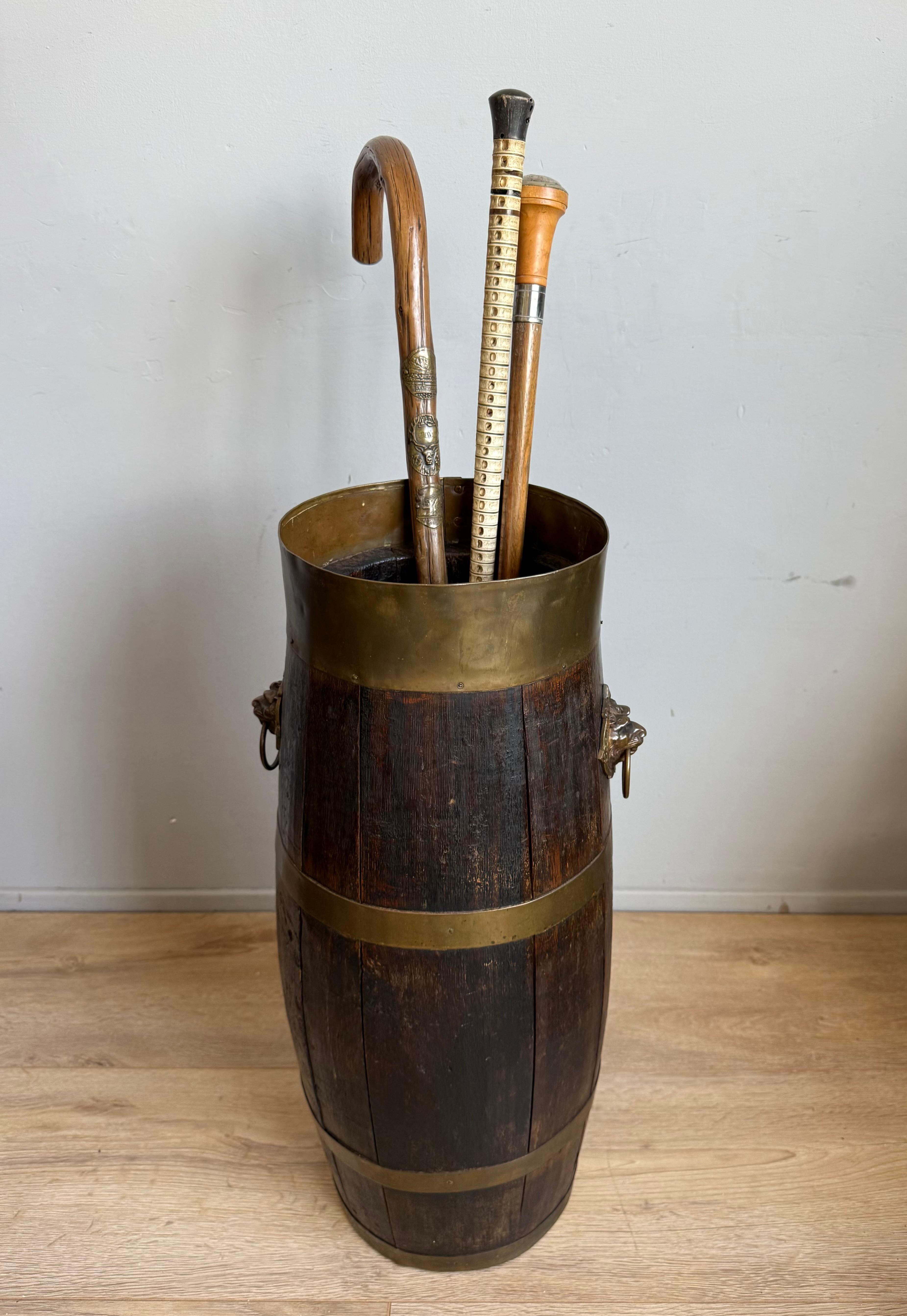 Antique Oak & Brass Barrel Shape Umbrella or Stick Stand with Lion Head Handles For Sale 3
