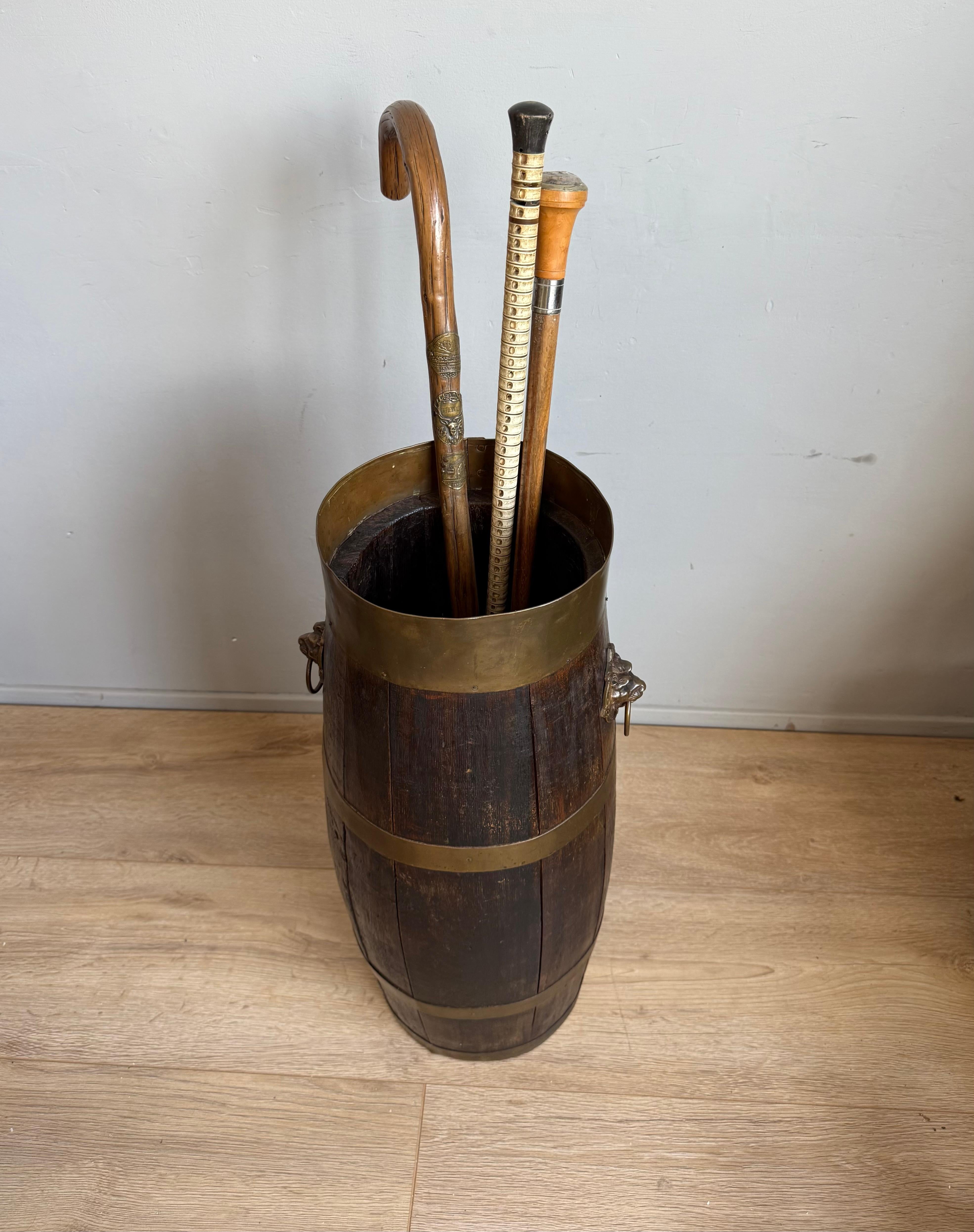 Antique Oak & Brass Barrel Shape Umbrella or Stick Stand with Lion Head Handles For Sale 4