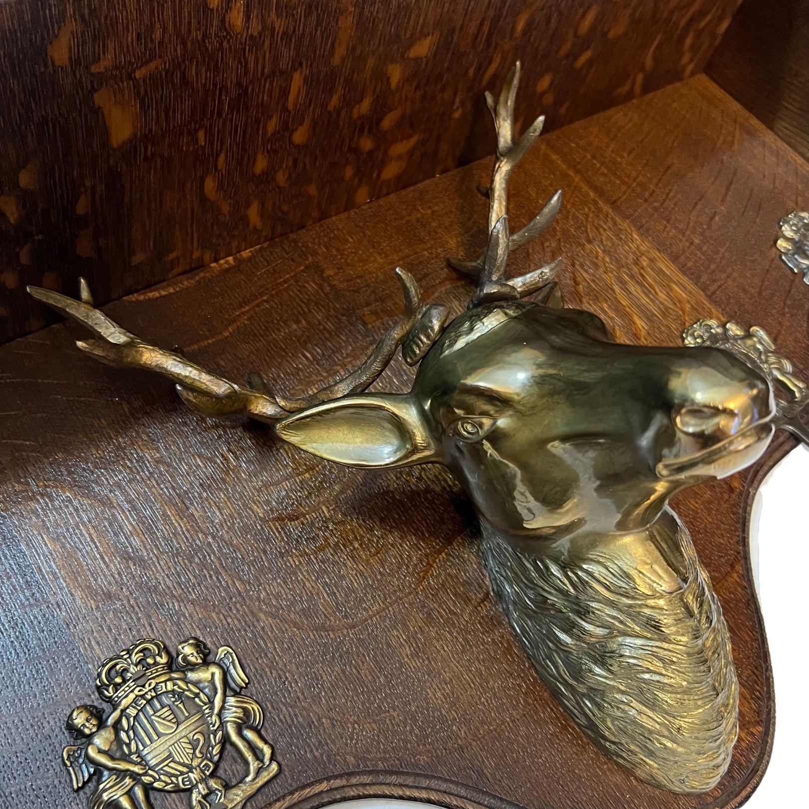 Antique Oak Brass Stags Head Wall Coat Rack In Good Condition In EDENSOR PARK, NSW