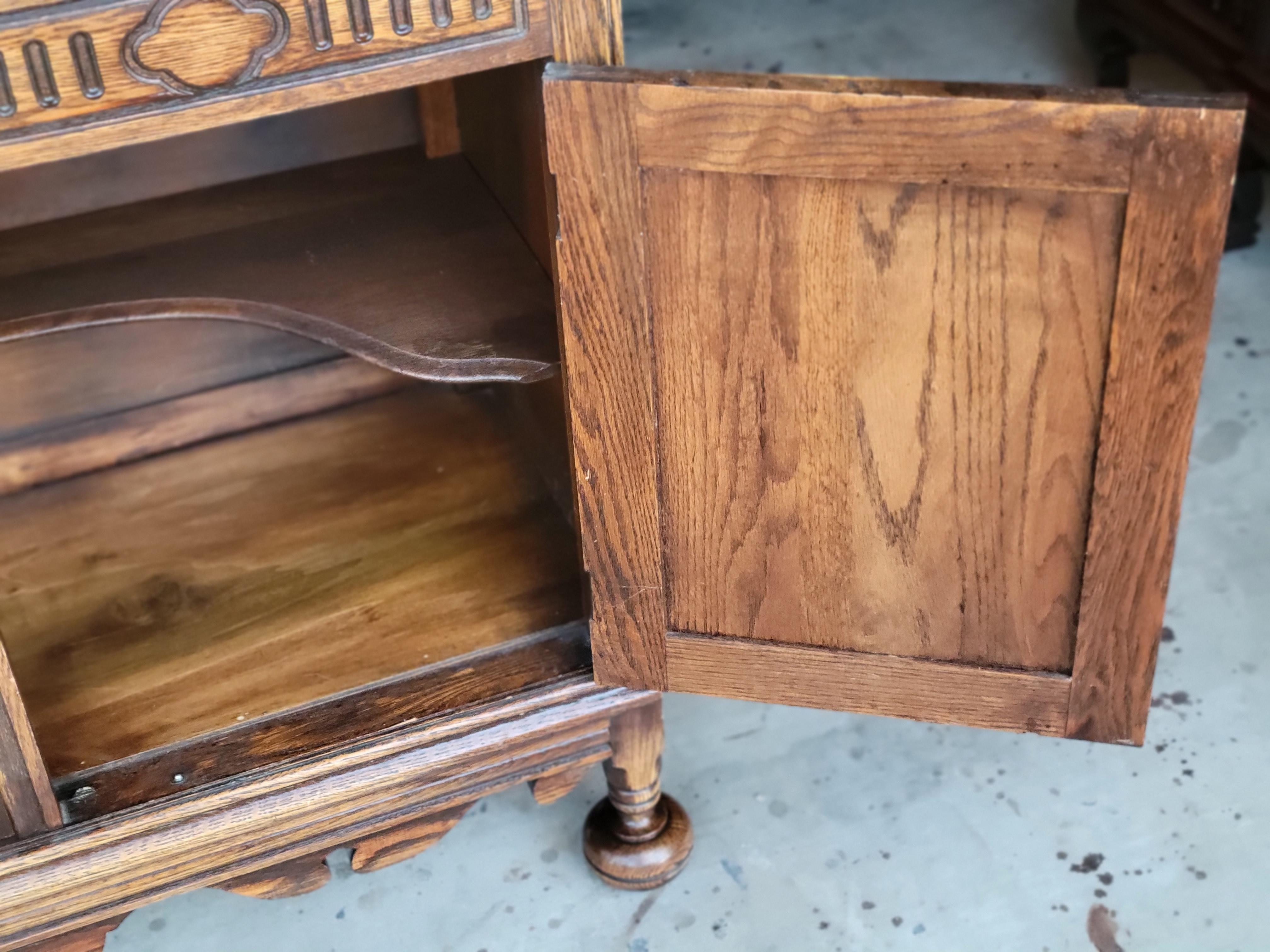 Antique Jacobean Revival Oak Buffet / China Hutch For Sale 4