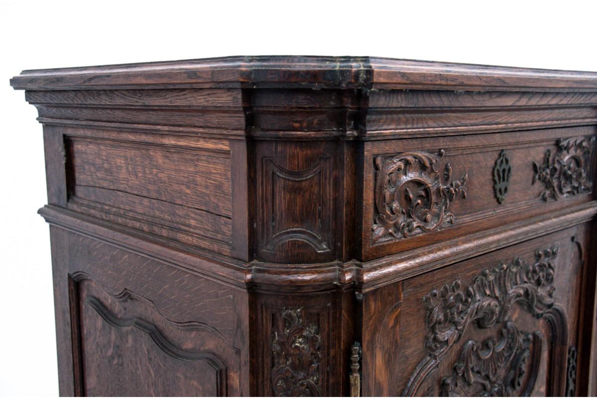 Antique Oak Cabinet, France, Late 19th Century For Sale 1