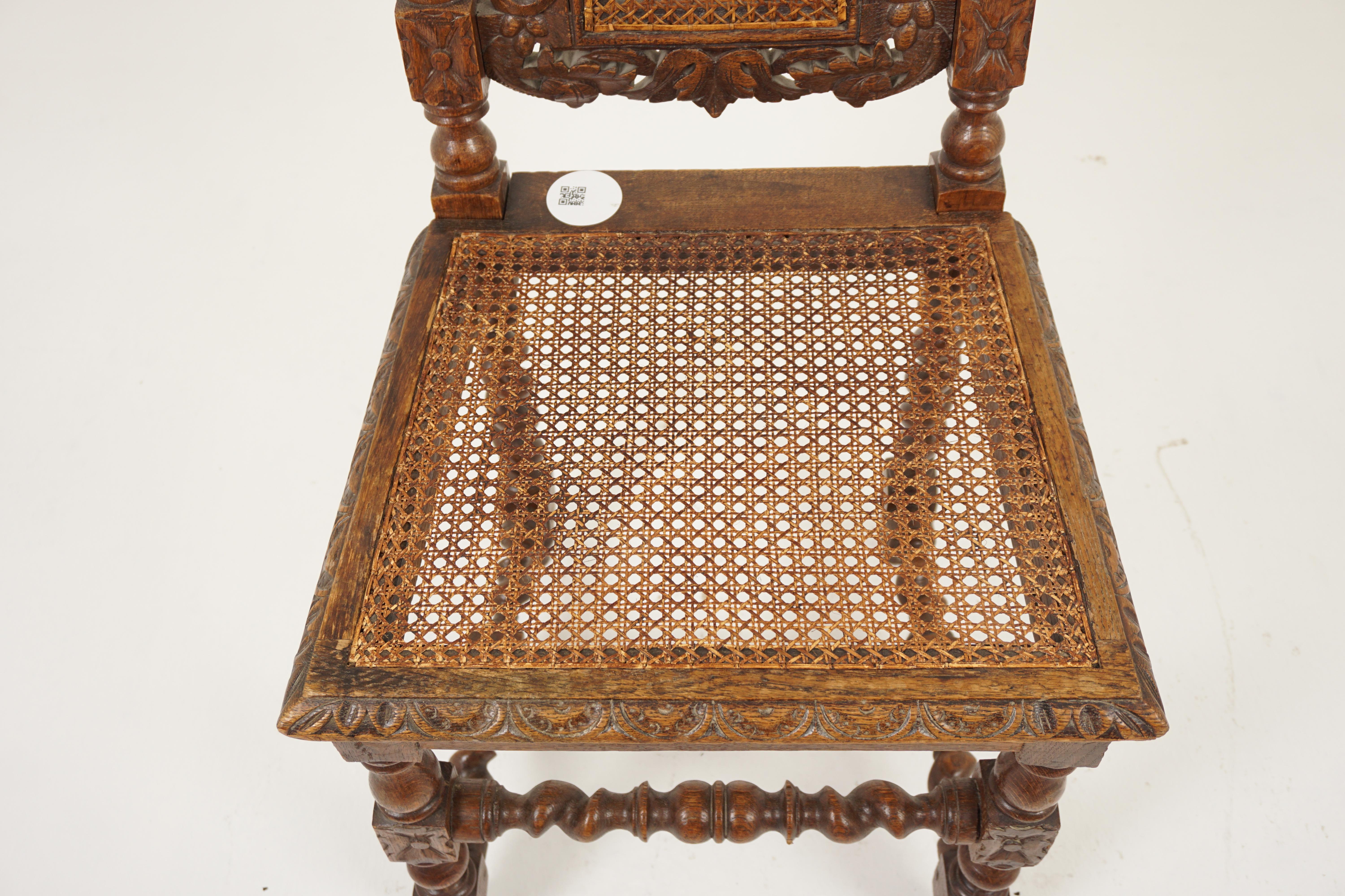 Fait main Chaise d'antiquités en chêne ancien, chaise de bureau et d'entrée gothique fortement sculptée , Écosse 1880 , H1063 en vente