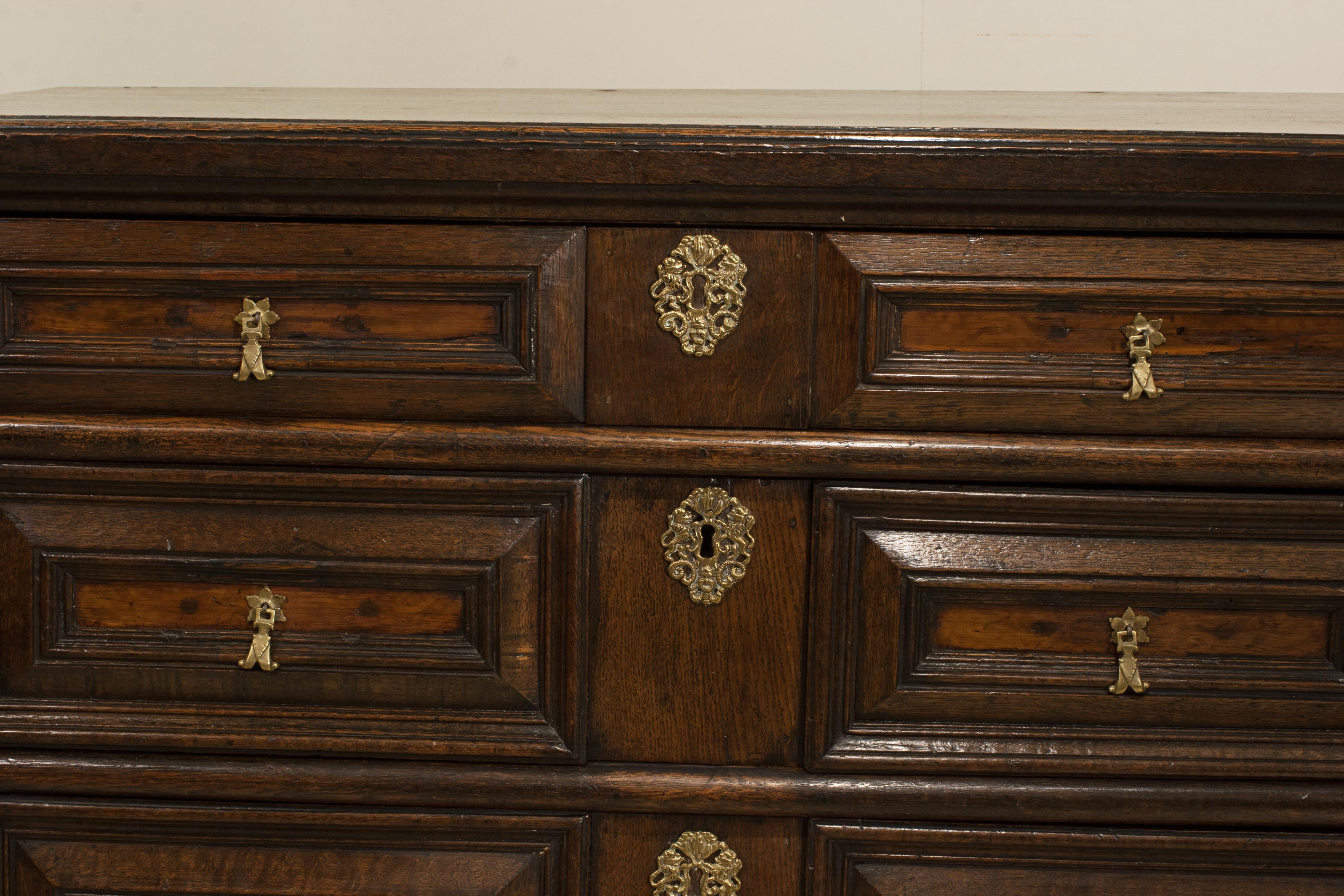 Antique Oak Chest of Drawers For Sale 5