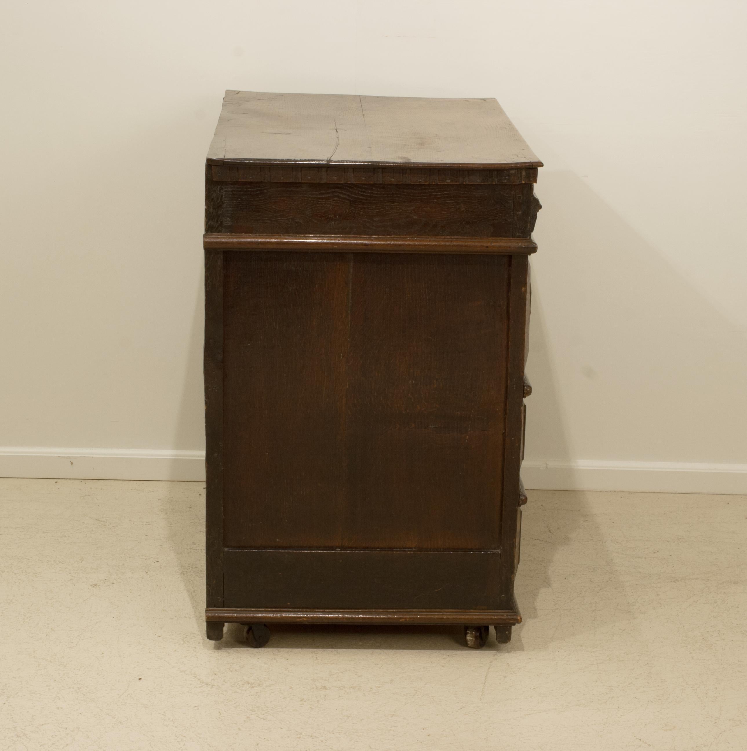 XIXe siècle Commode ancienne en Oak Oak en vente