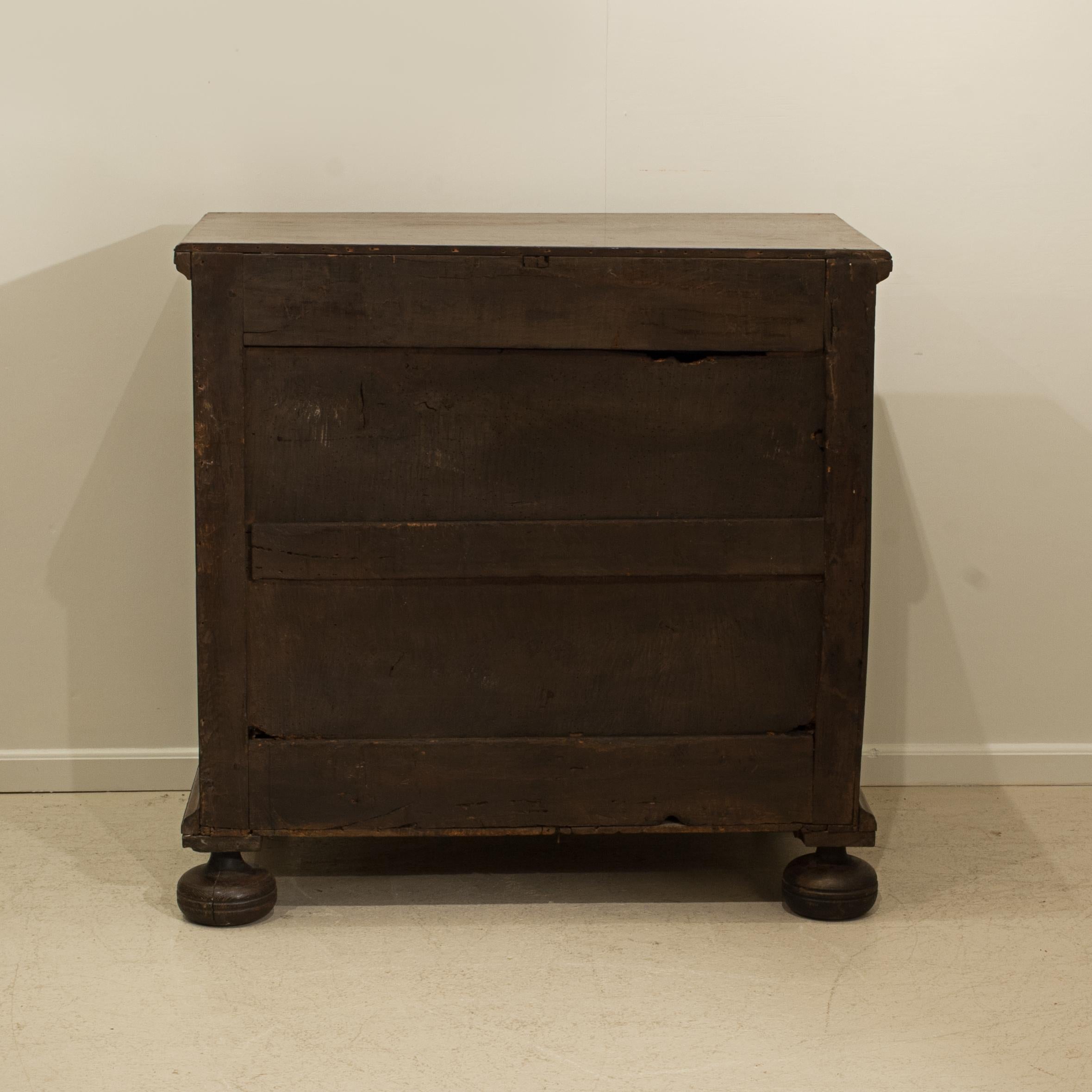 Antique Oak Chest of Drawers For Sale 3