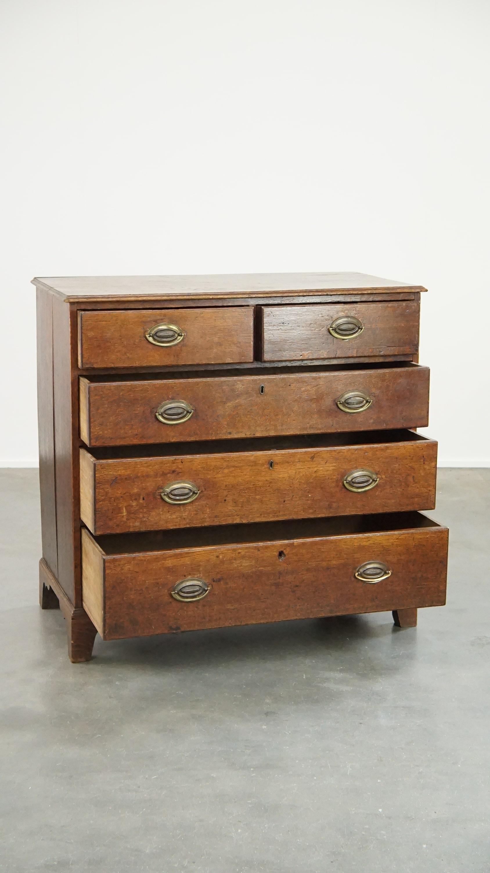 Antique oak chest of drawers with 5 drawers For Sale at 1stDibs