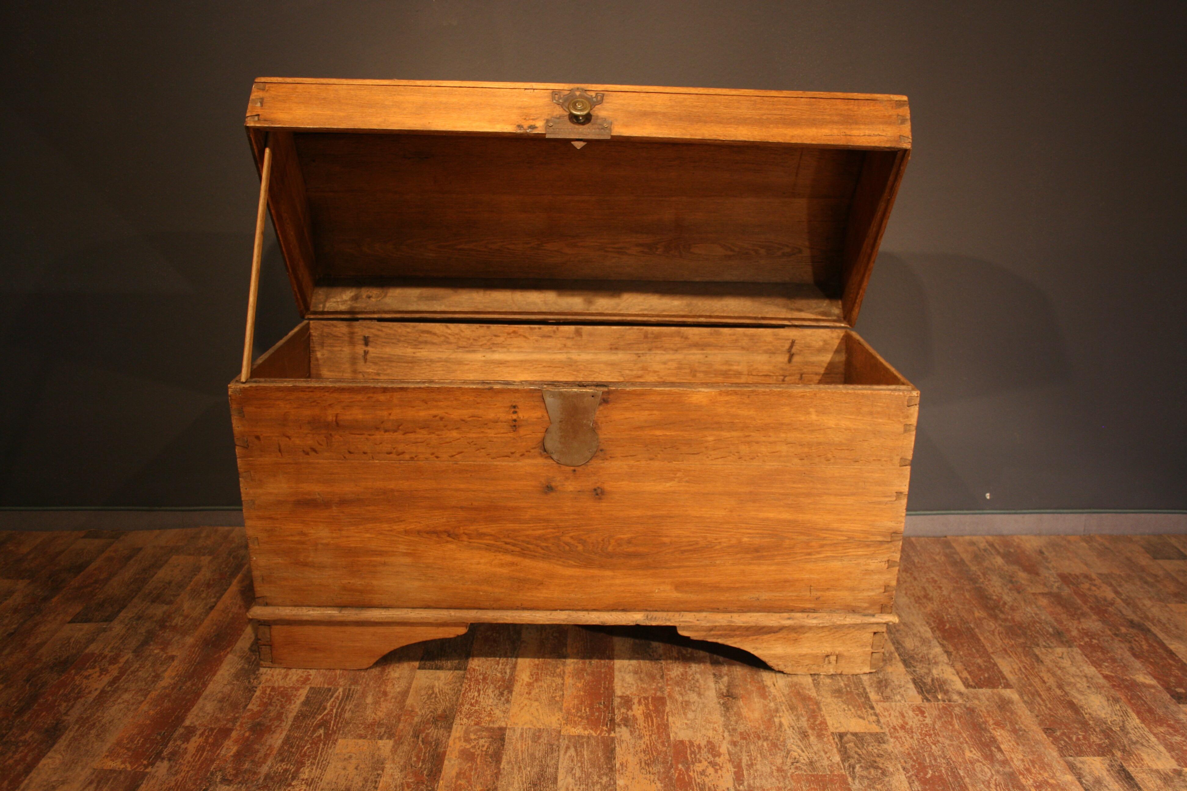 Antique Oak Chest with Round Lid, Germany, 1700s 7