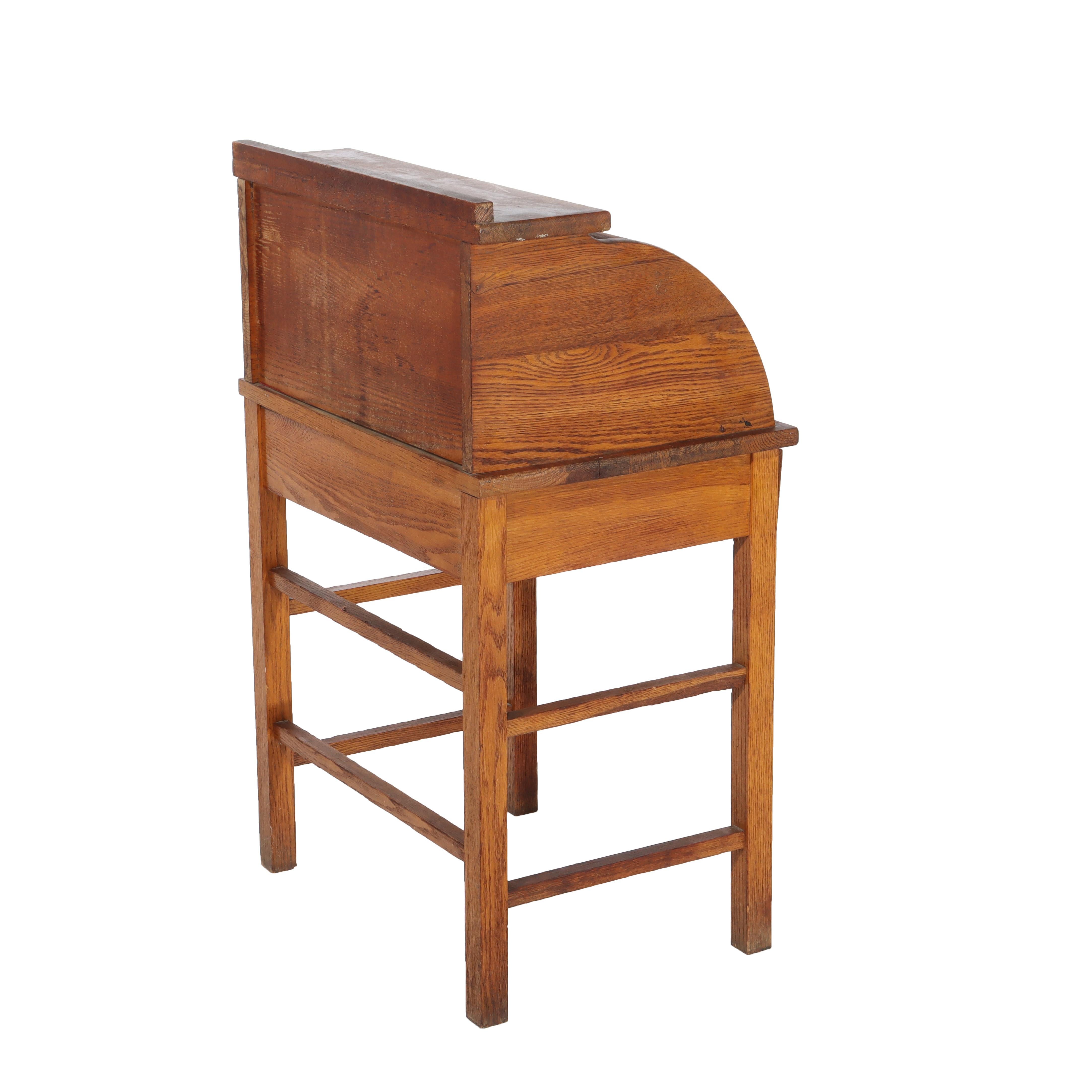 Escritorio antiguo de roble para niños C1920 en Bueno estado para la venta en Big Flats, NY