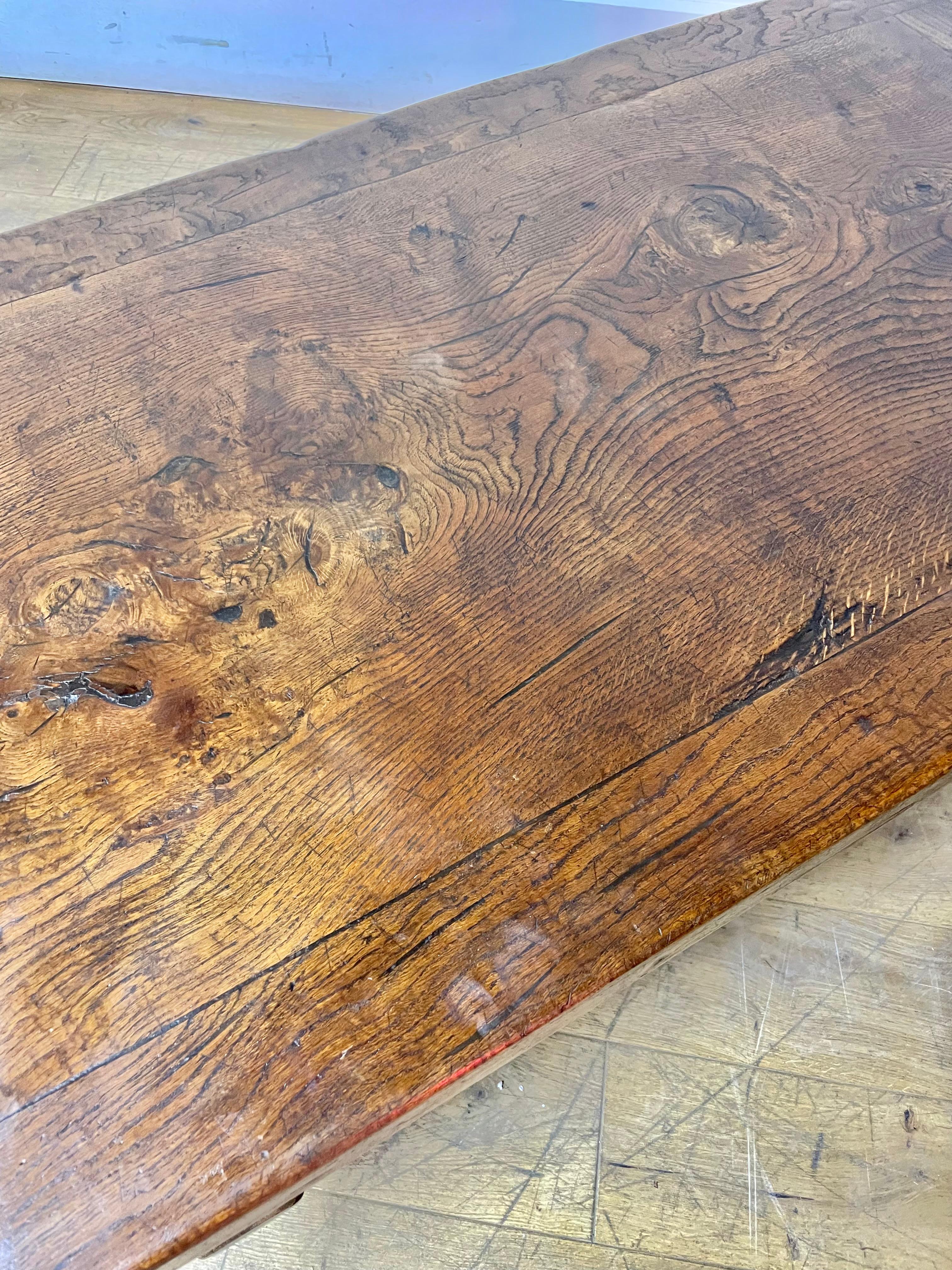 Early 20th Century Antique oak coffee table  For Sale