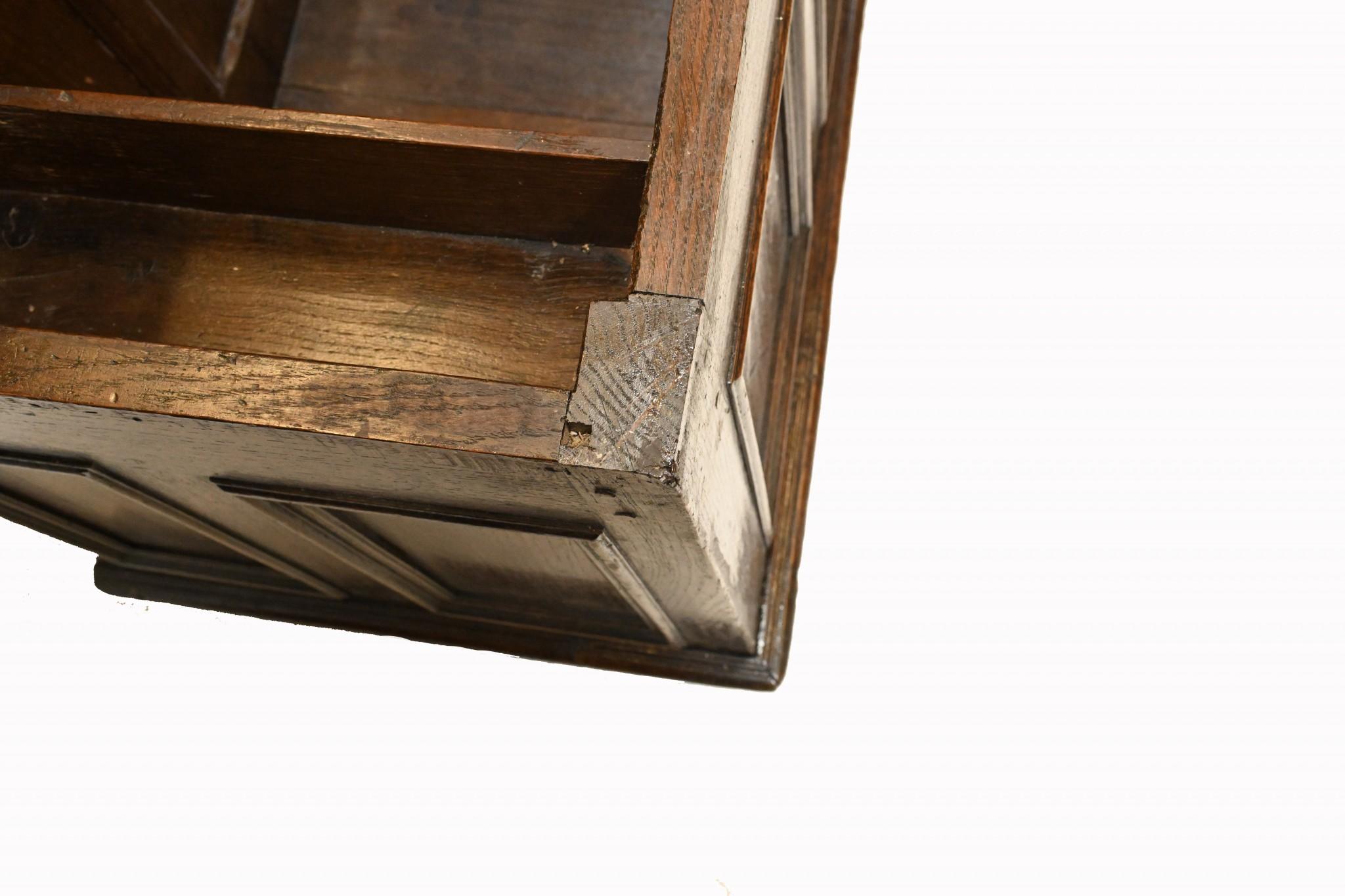 Antique Oak Coffer Chest 17th Century Box For Sale 6