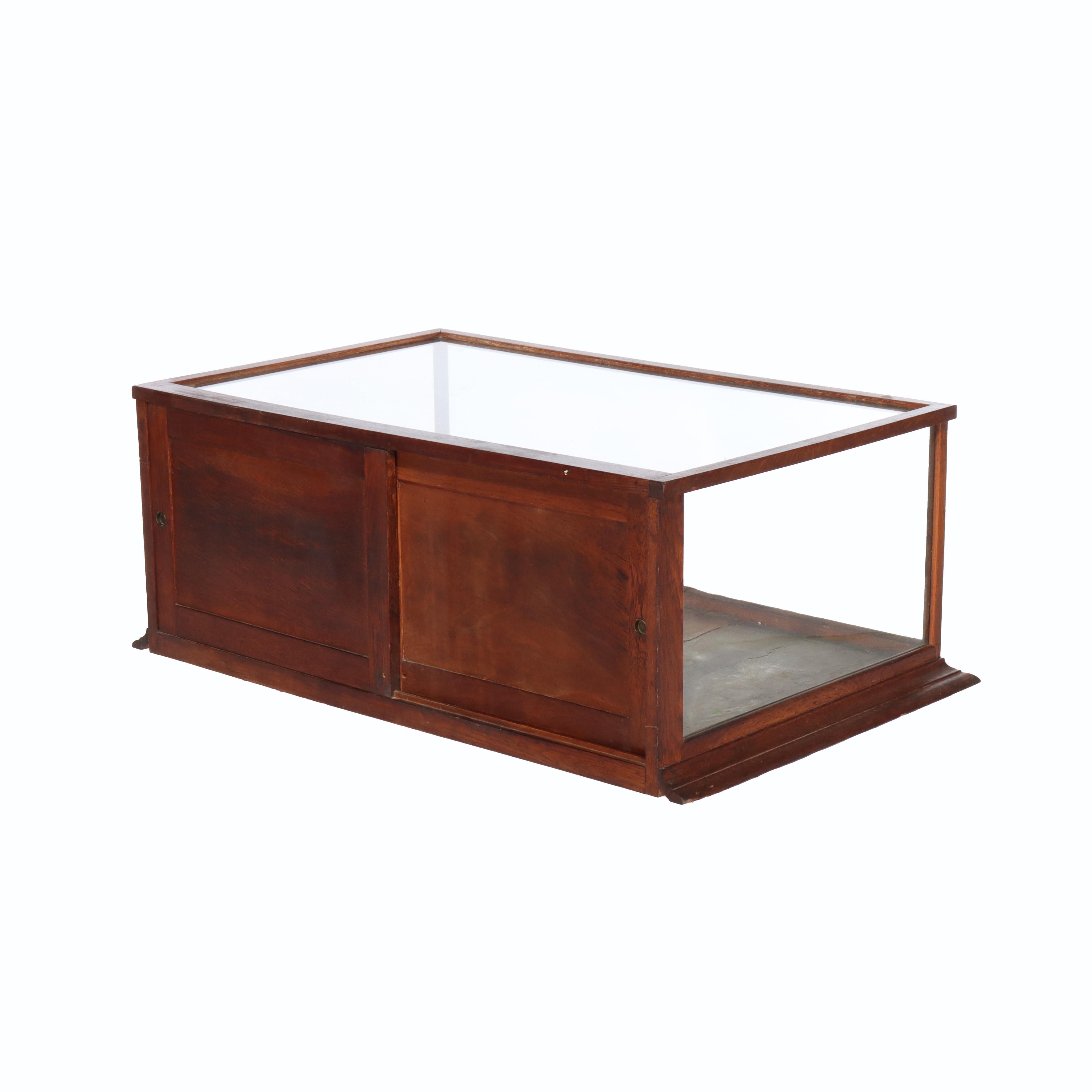 20ième siècle Ancienne vitrine à deux portes en Oak Oak Country Store Counter Top C1900 en vente