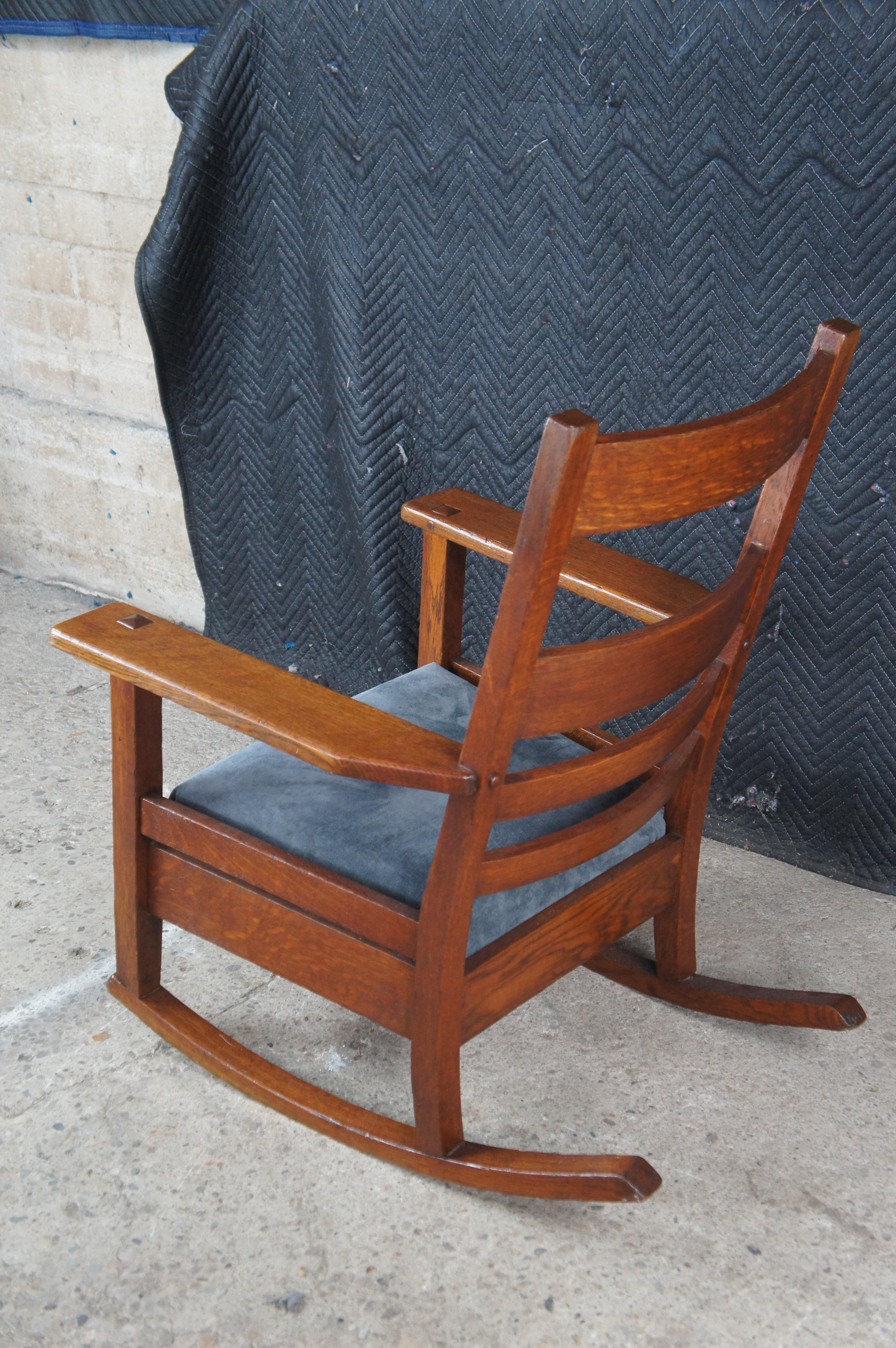 Antike Eiche Craft Mission Arts & Crafts Schaukelstuhl Schaukelstuhl Wildleder Sitz Michigan im Zustand „Gut“ im Angebot in Dayton, OH