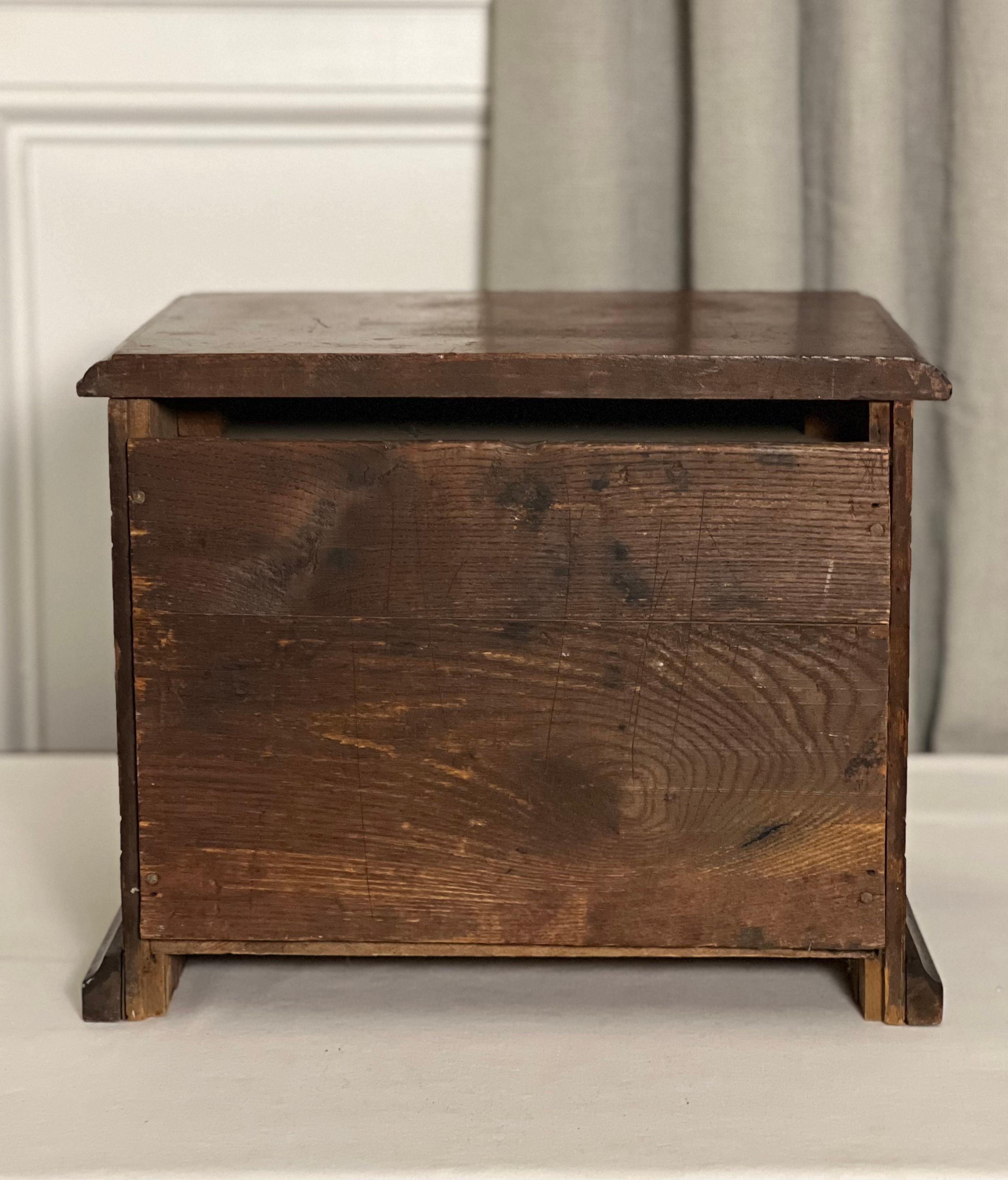Antique Oak Desktop Letter File Cabinet by American Cabinet Co. en vente 3