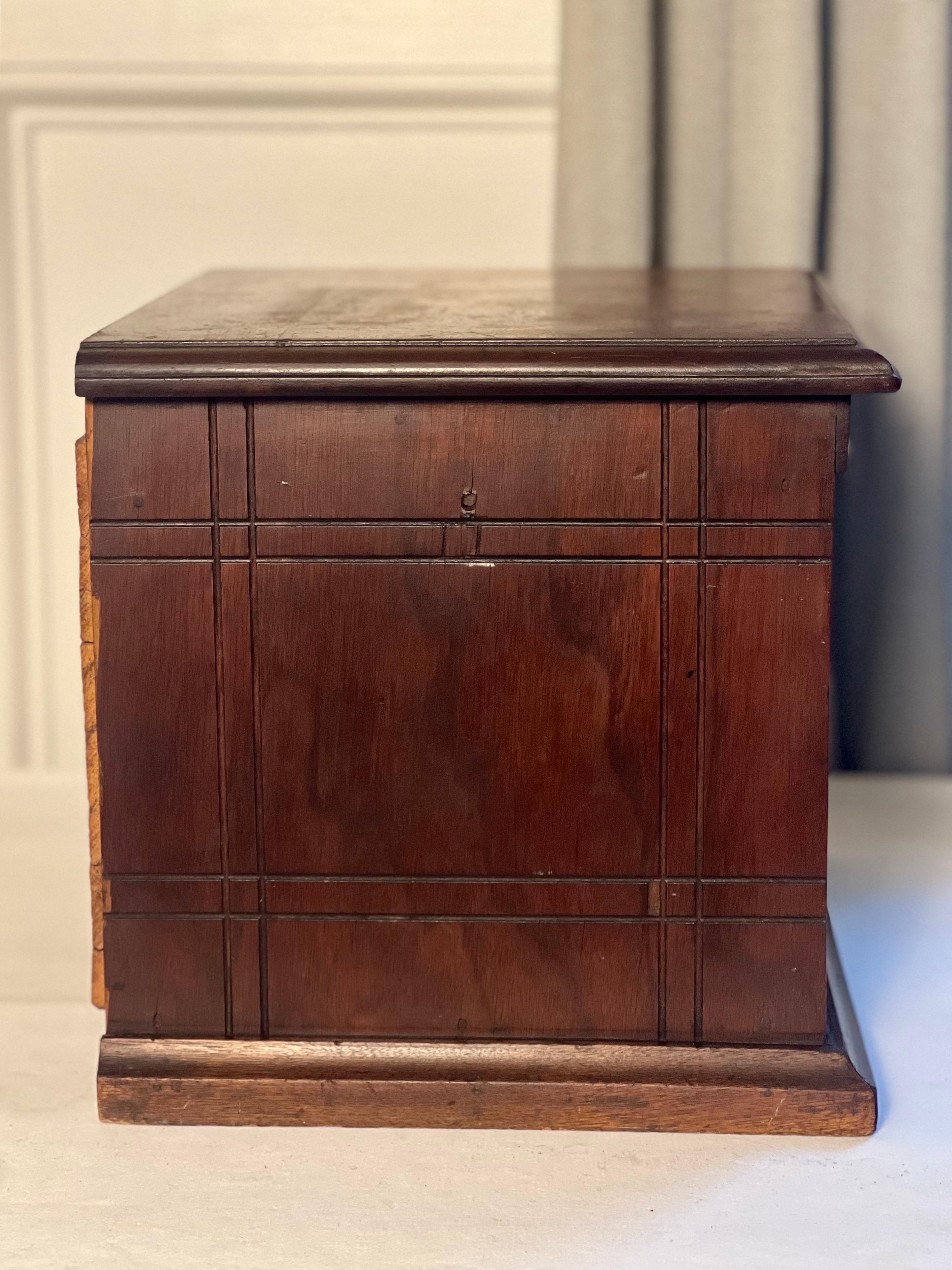 Chêne Antique Oak Desktop Letter File Cabinet by American Cabinet Co. en vente