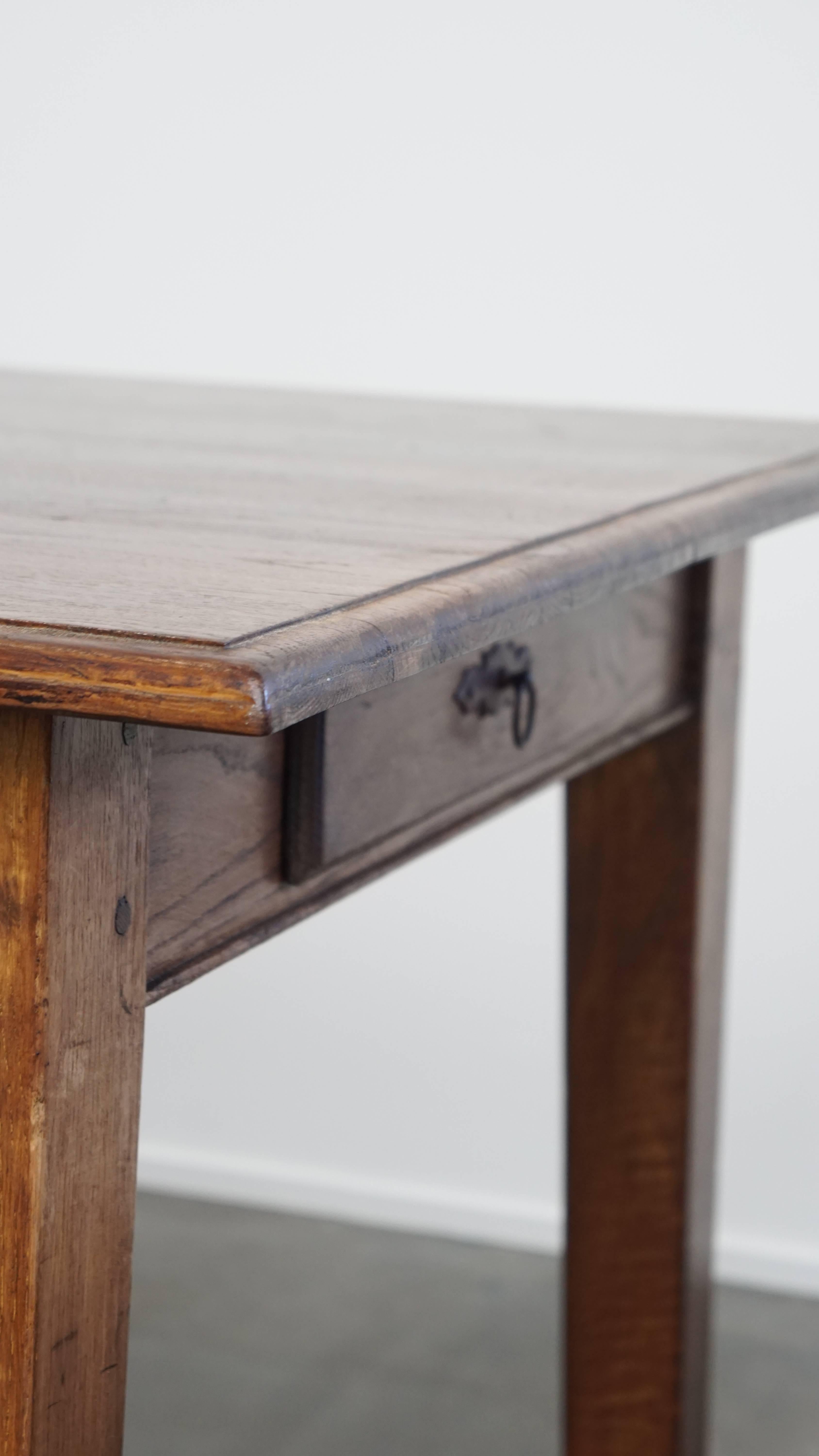 Antique oak dining table from early 1900 with a drop-leaf on one side For Sale 9