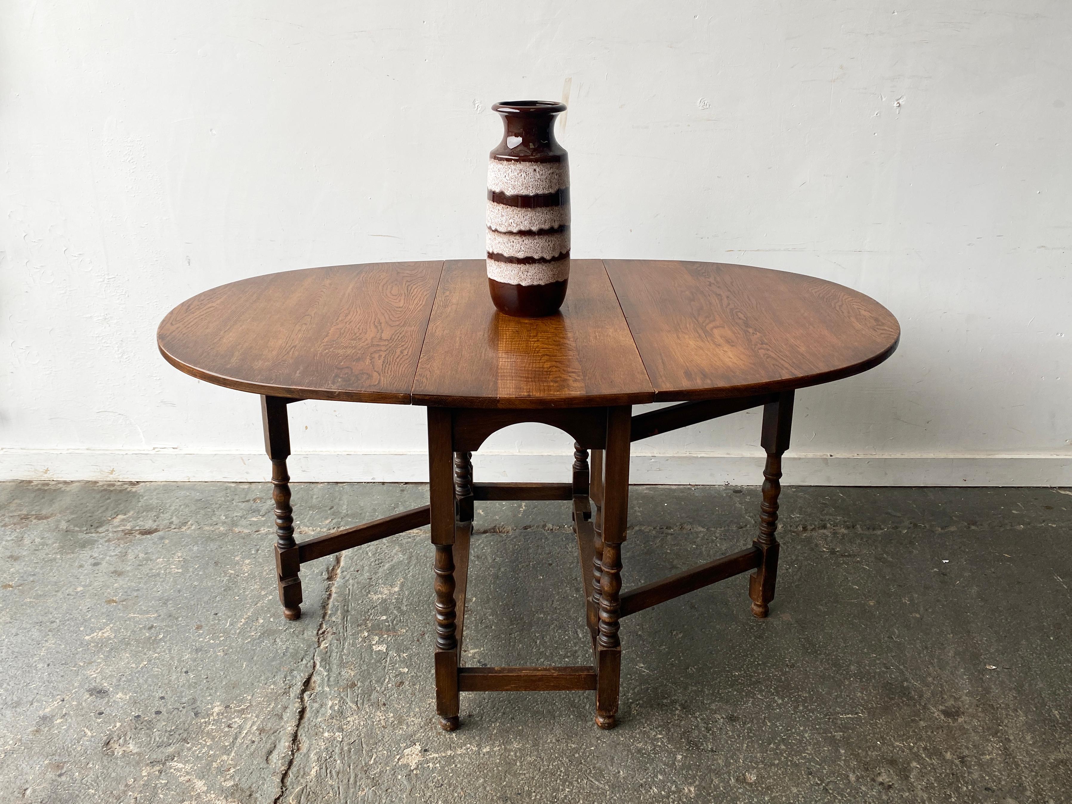 British Antique Oak Drop Leaf Gate-leg Table with Barley Twist Legs For Sale