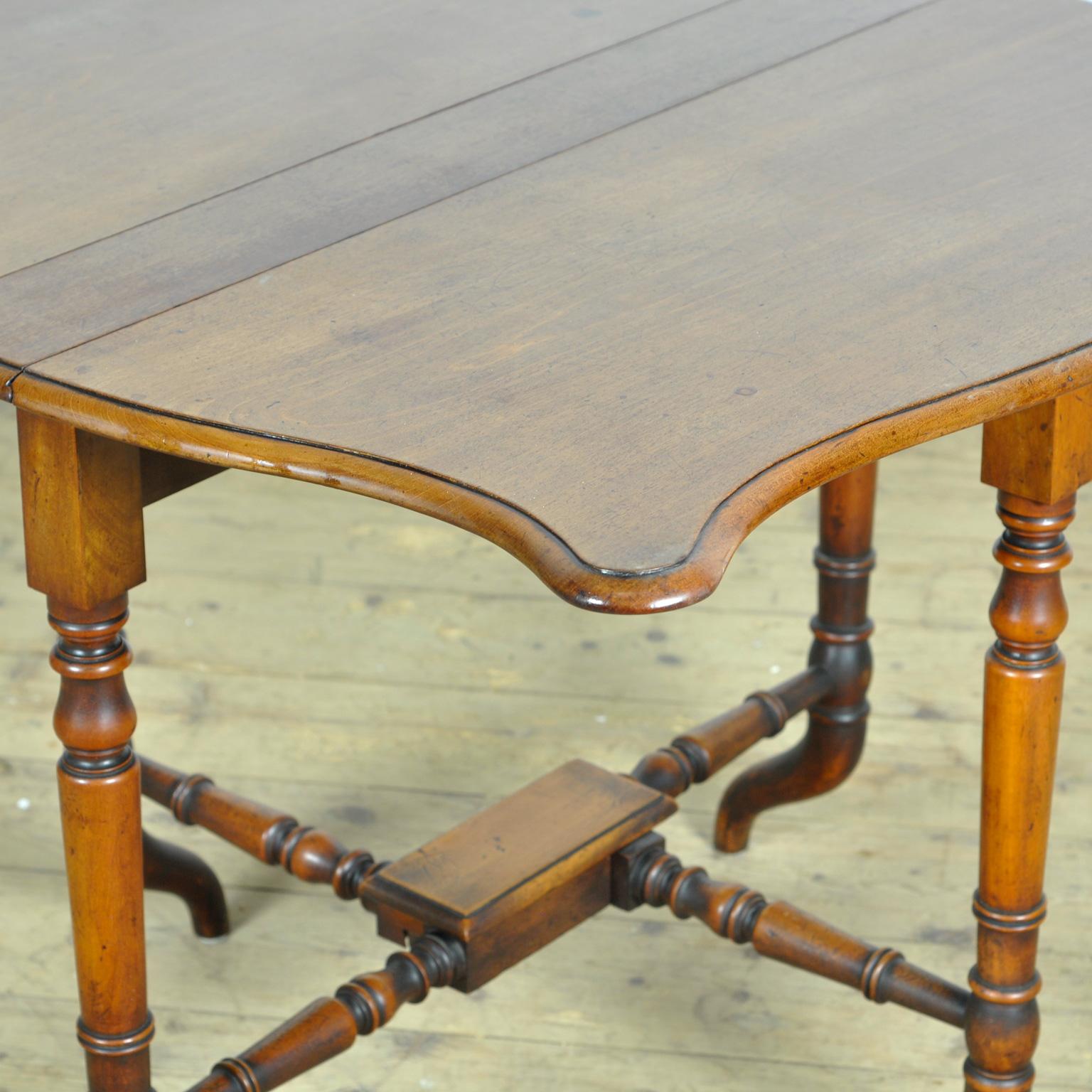 Table ancienne à abattant en Oak, Circa 1820 Bon état - En vente à Amsterdam, Noord Holland