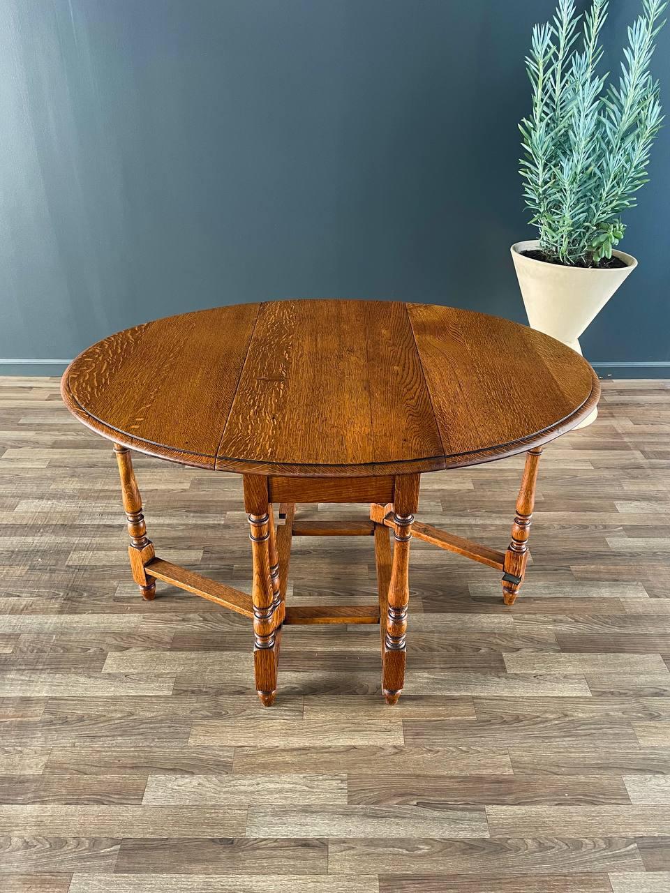 Style: Farmhouse
Condition: Original Vintage Condition 