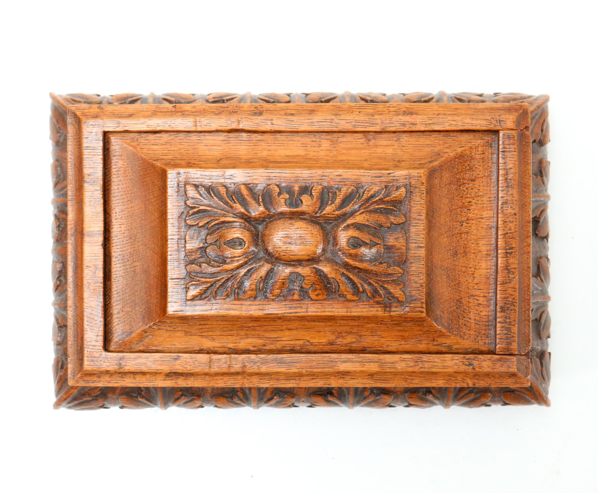 Hand-Carved Antique Oak Dutch 19th Century Decorative Box For Sale
