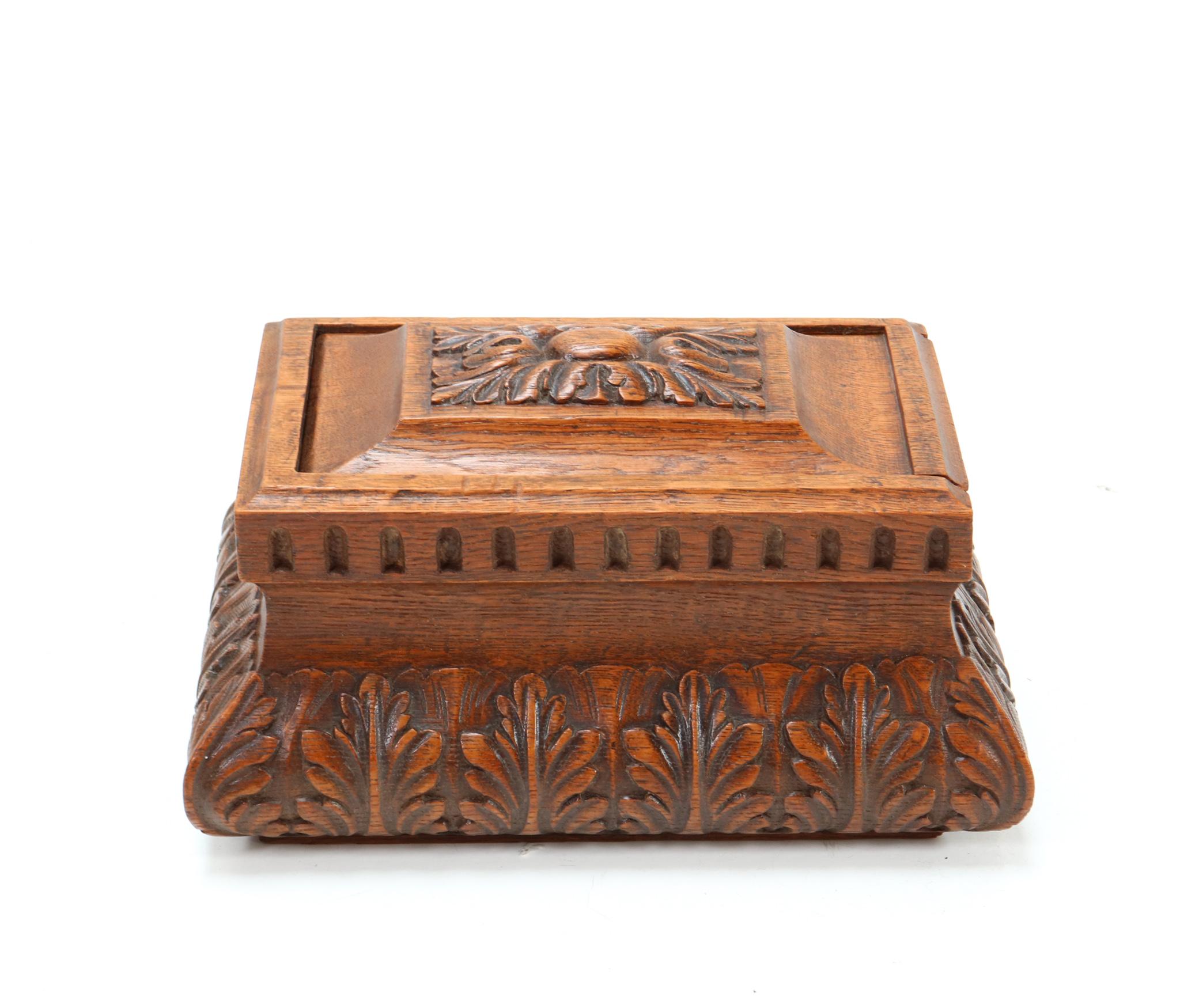 Antique Oak Dutch 19th Century Decorative Box For Sale 1