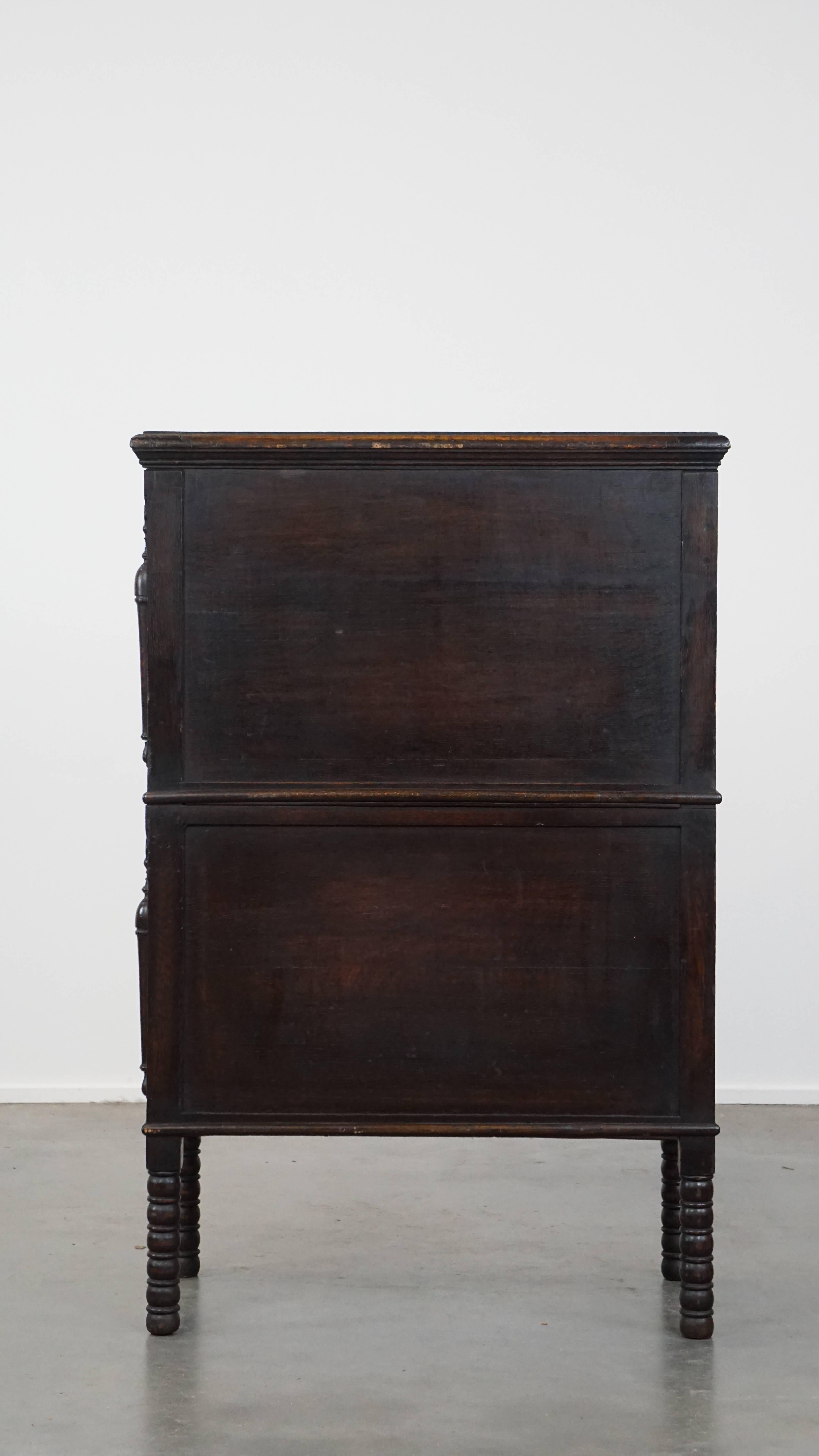 Bois Armoire anglaise ancienne en chêne du 19ème siècle en vente