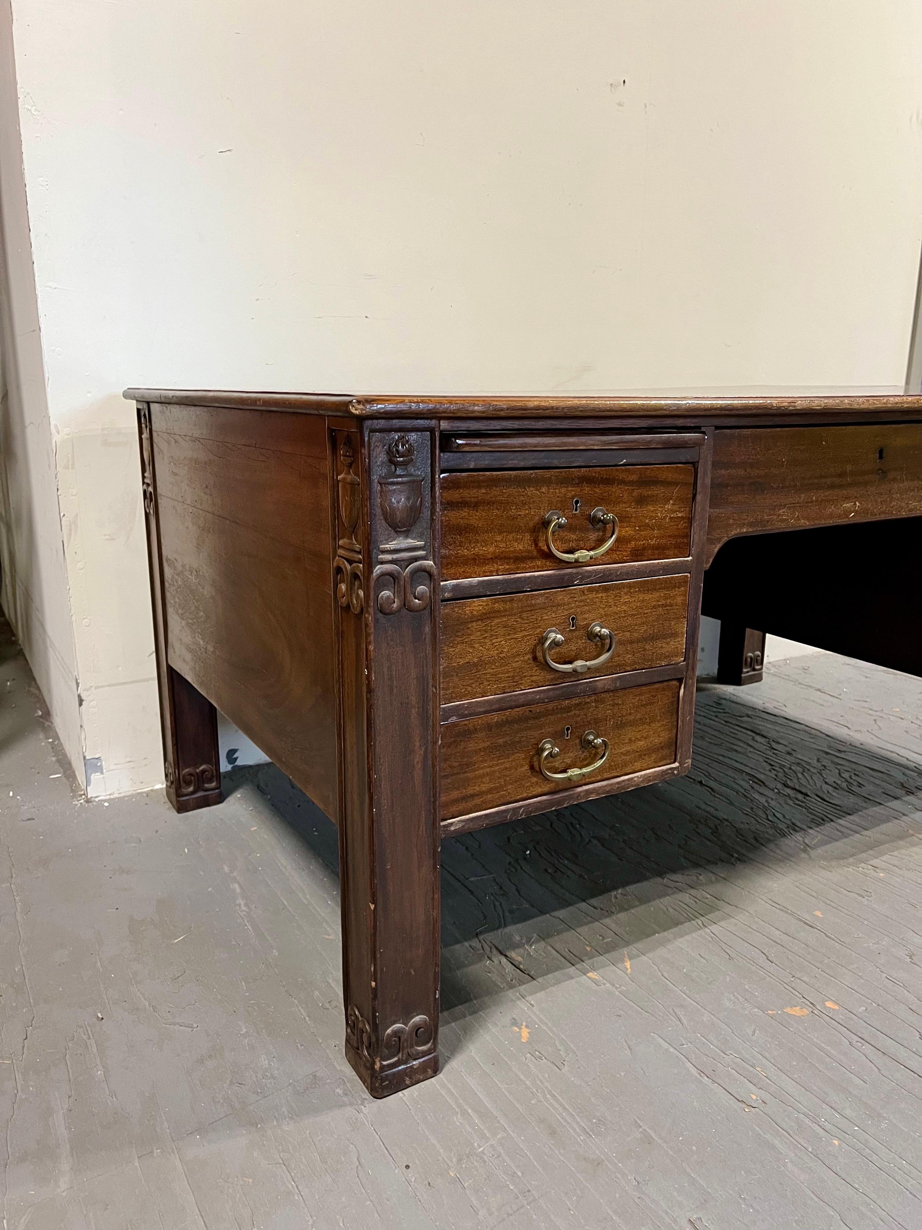 Antique Oak English Partners Desk with 14 Drawers  In Good Condition For Sale In W Allenhurst, NJ