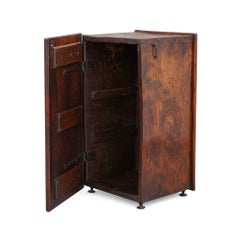 Antica cassapanca incisa di Oak