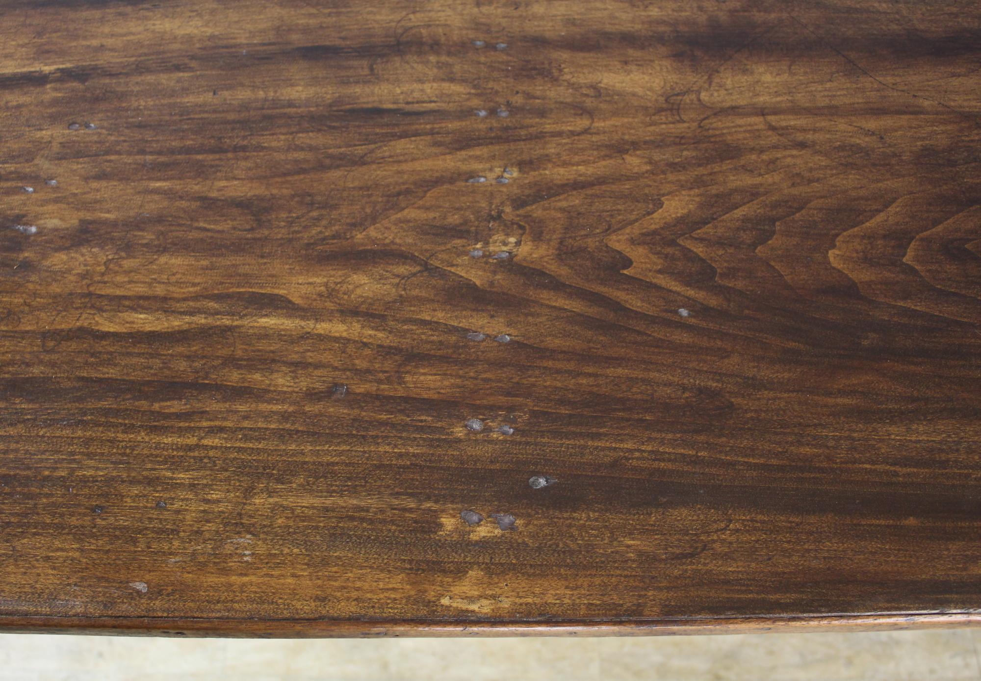 Antique Oak Farm Table with Decorative Edge and Single Drawer 3