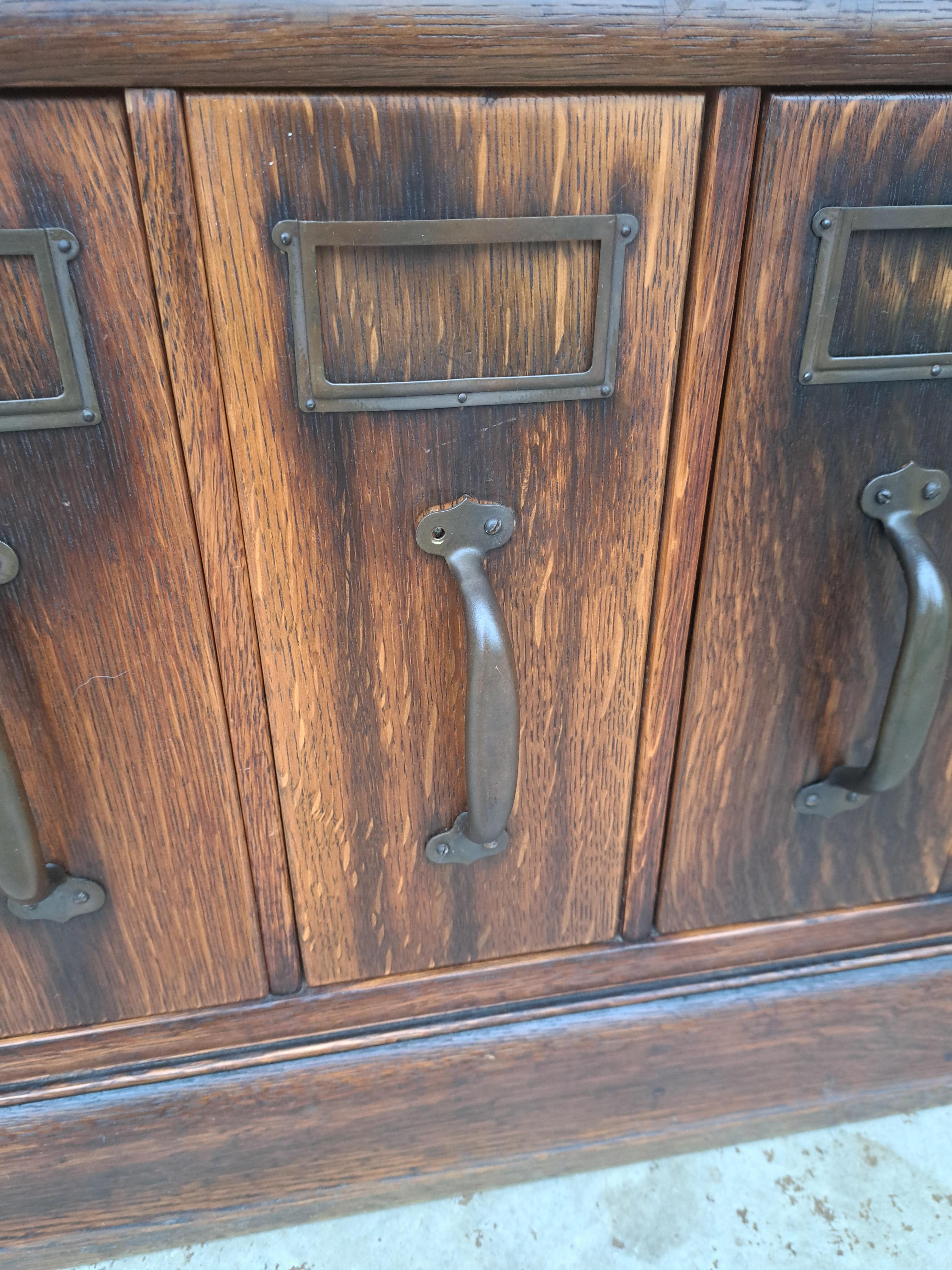 Antique Oak File Cabinet attributed to Globe Wernicke In Good Condition For Sale In Newtown, CT