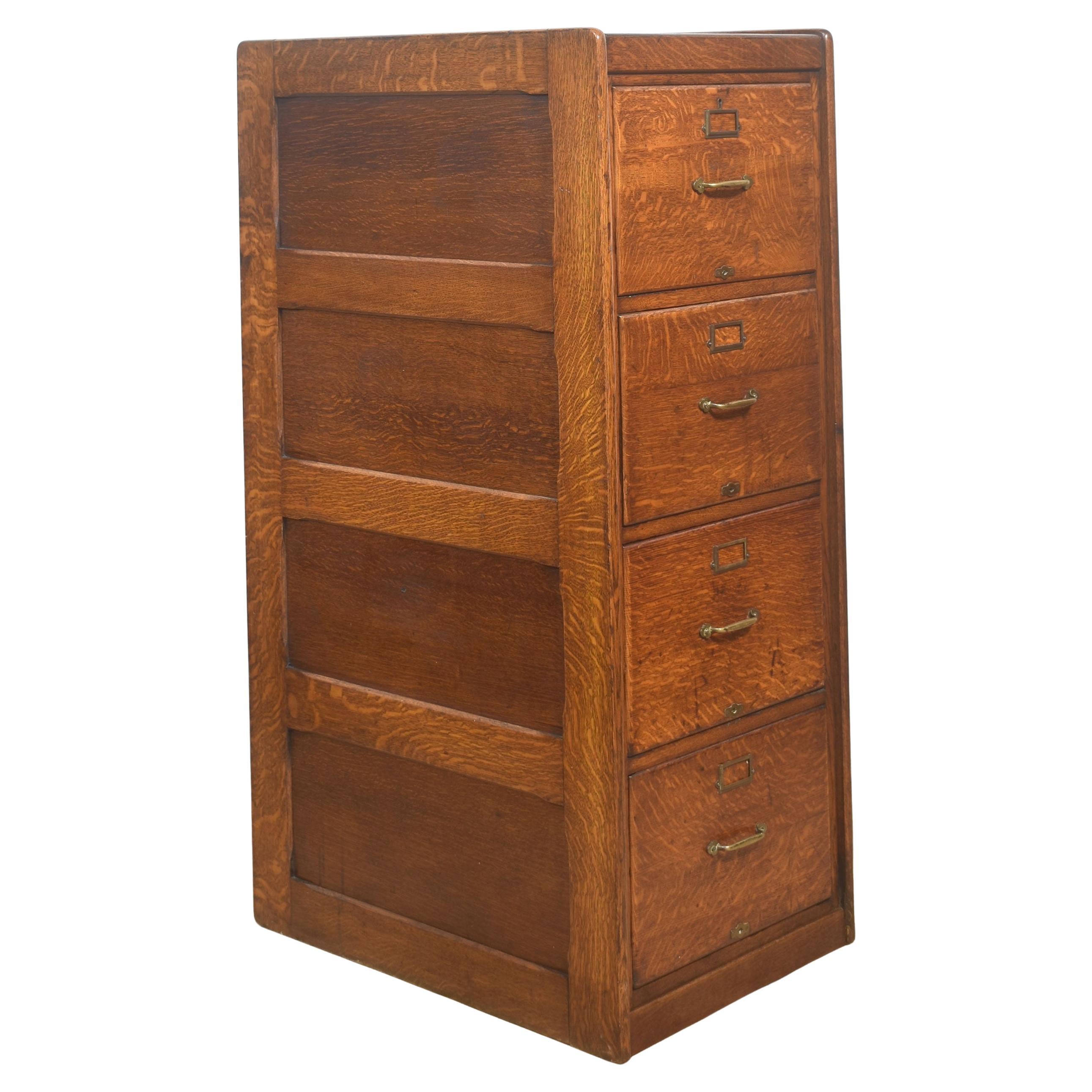 Armadietto per archiviazione in Oak antico in vendita