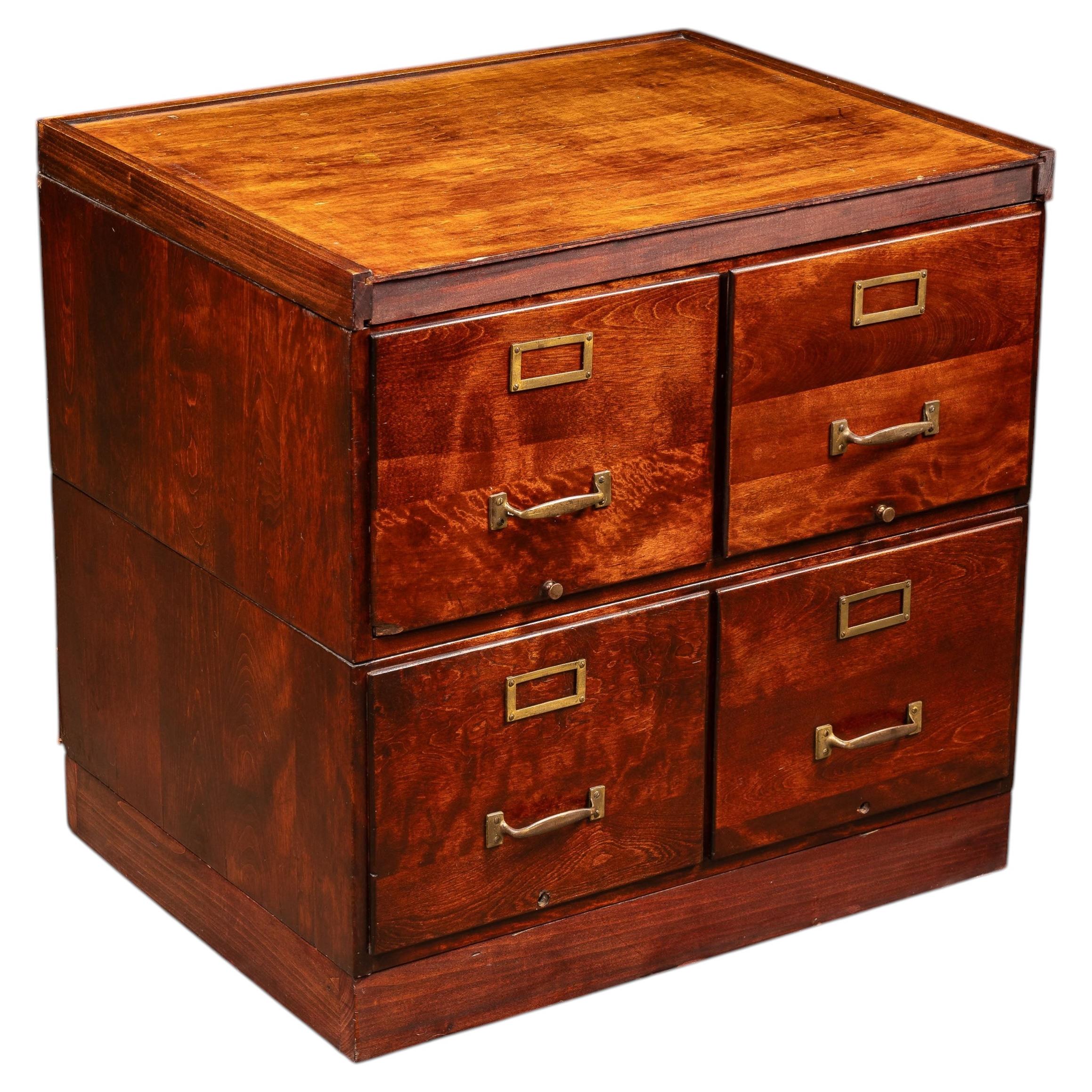 Archivio antico in Oak con sistema di aste a spinta interne in vendita