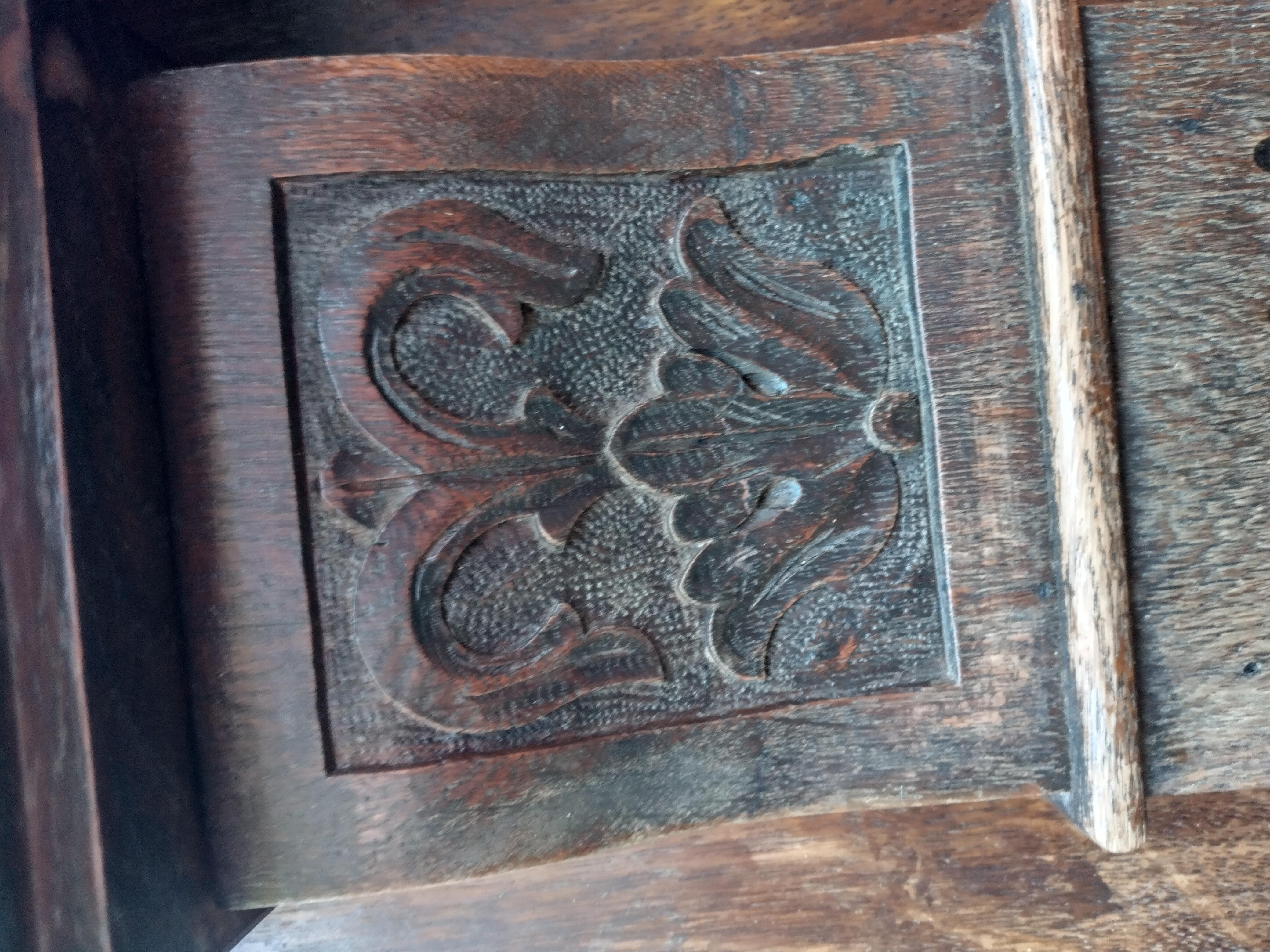 Antique Oak Fireplace Surround / Mantle For Sale 1