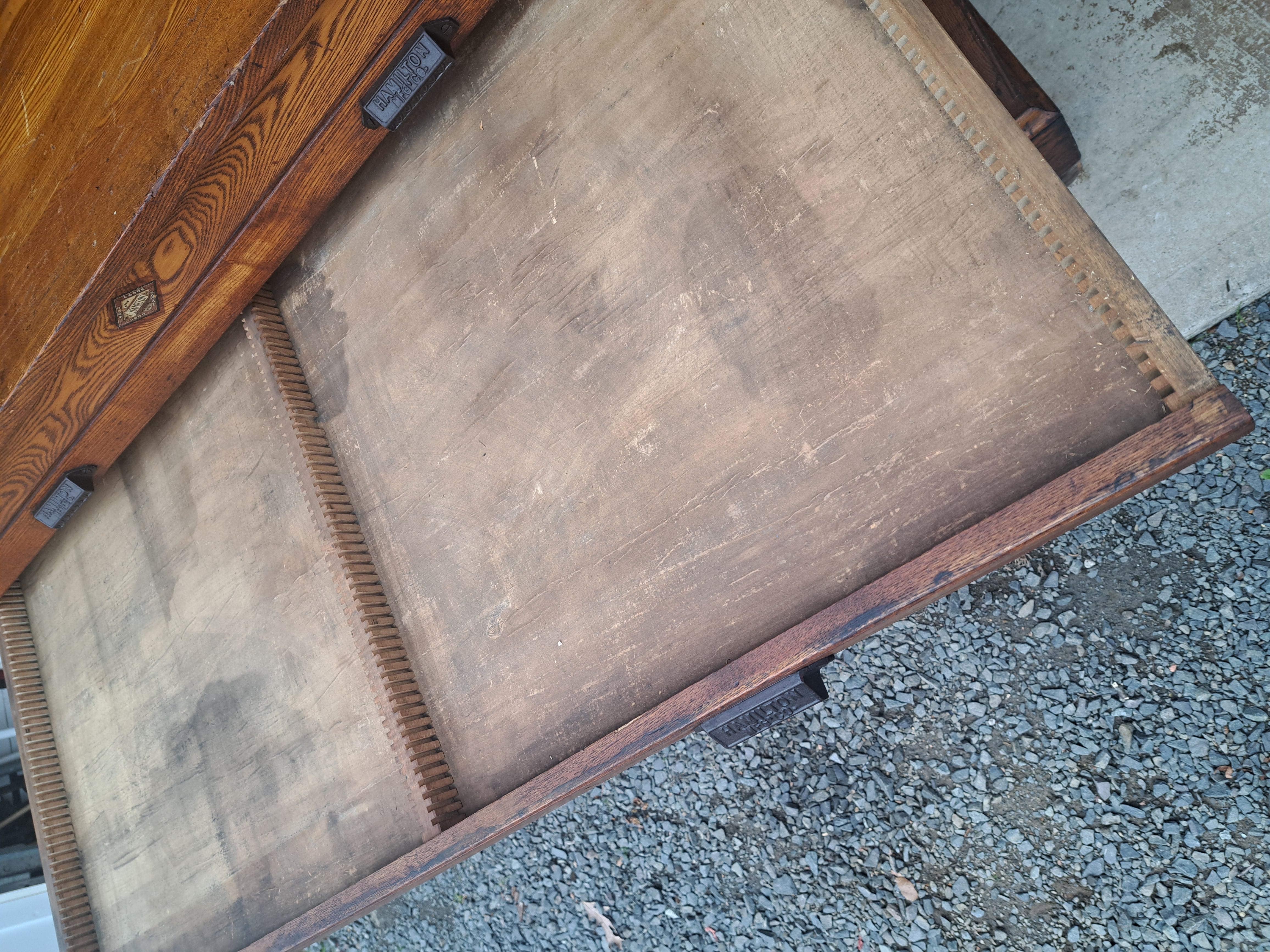 Legno Cartella piatta a 12 cassetti in Oak antico in vendita