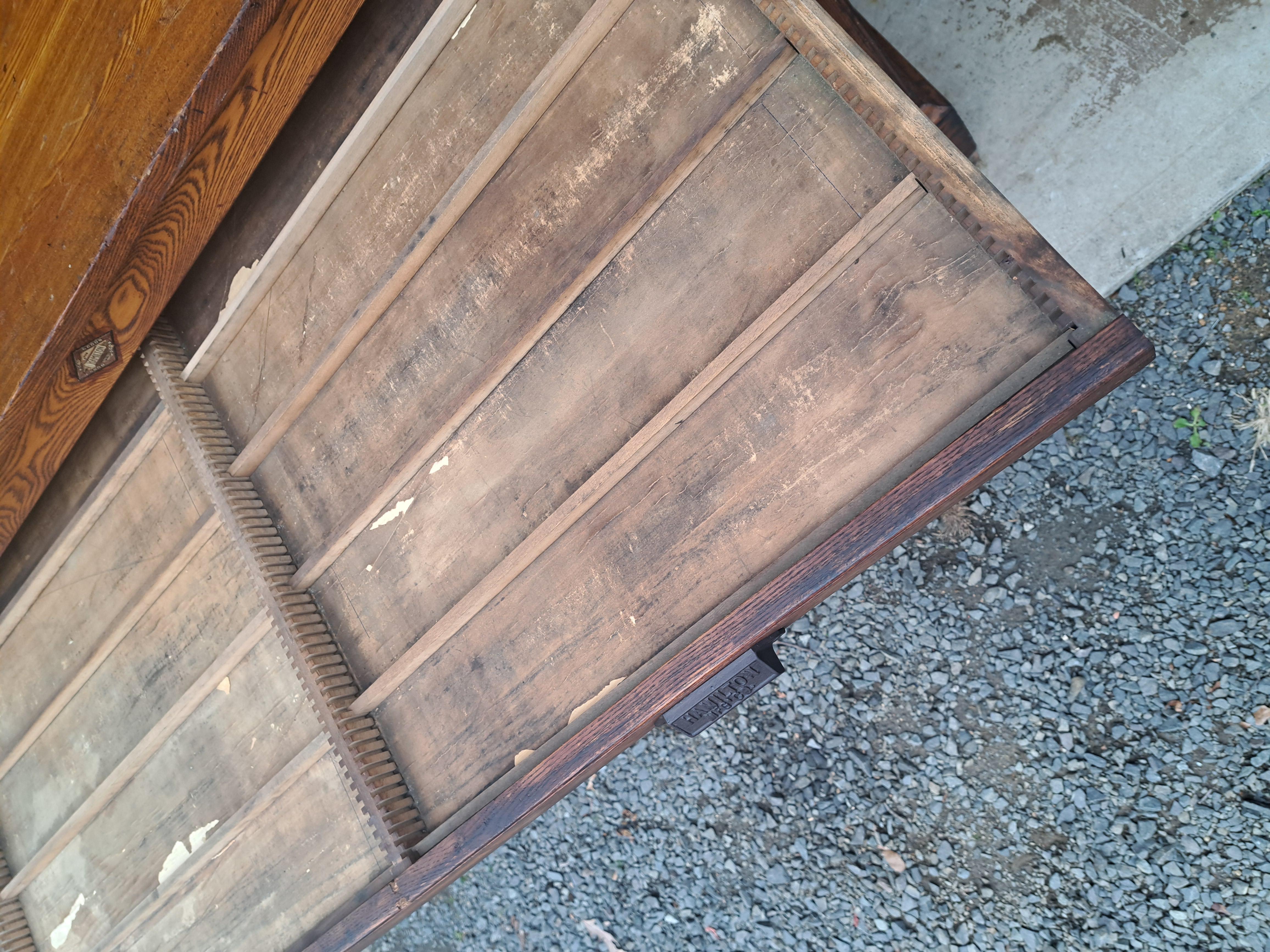 Cartella piatta a 12 cassetti in Oak antico in vendita 1