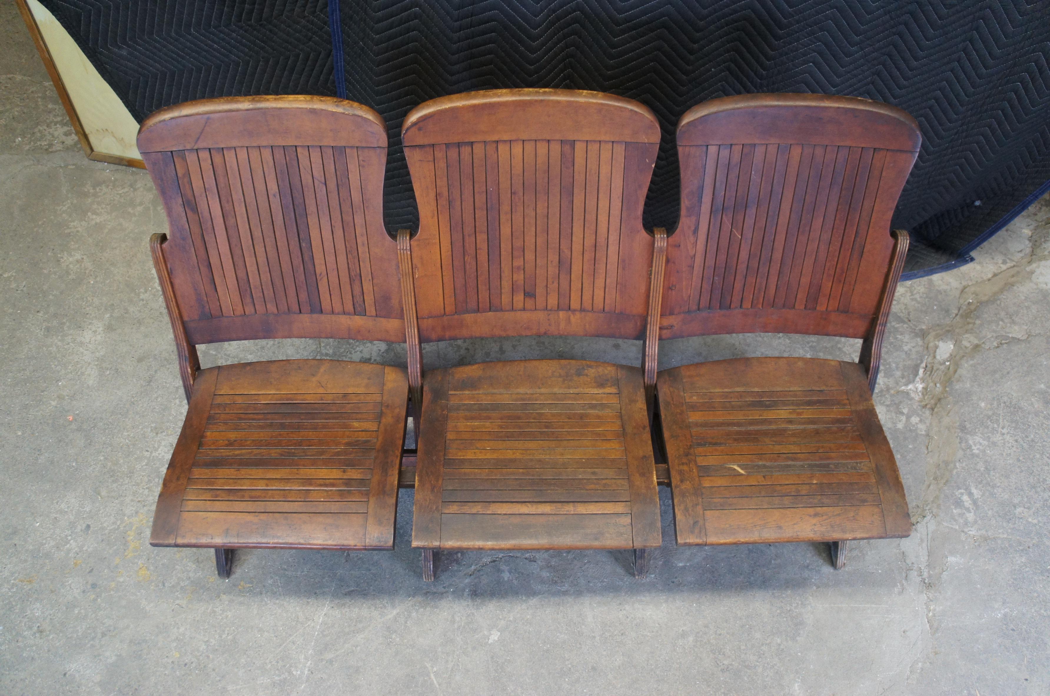 Antique Oak Folding Triple Chair Bench Seat Pew Tandem Stadium School Theater  In Good Condition In Dayton, OH