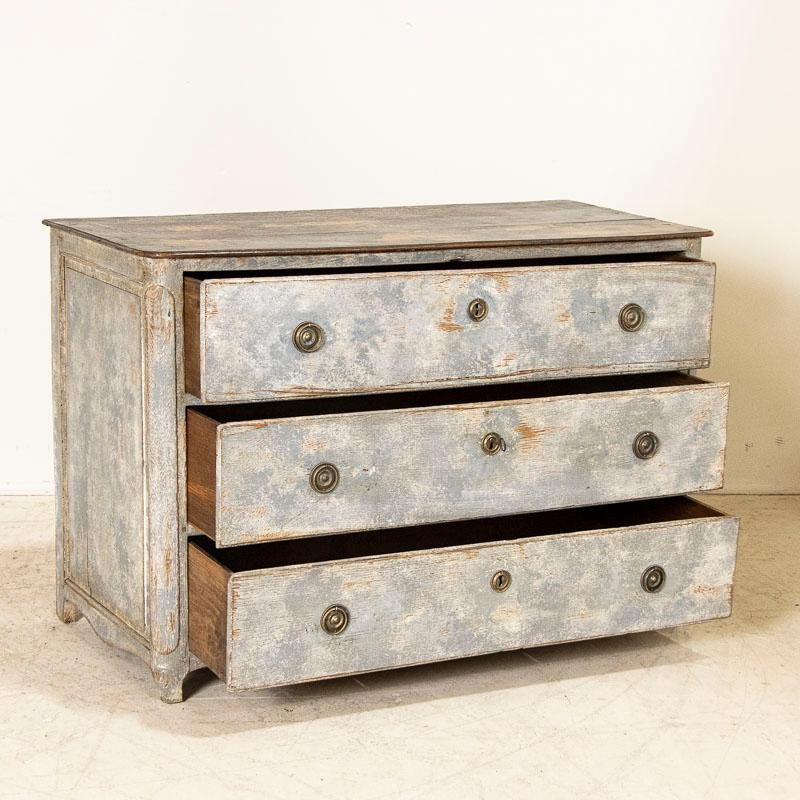 Antique Oak French Country Large Chest of Three Drawers Painted Grey In Good Condition In Round Top, TX