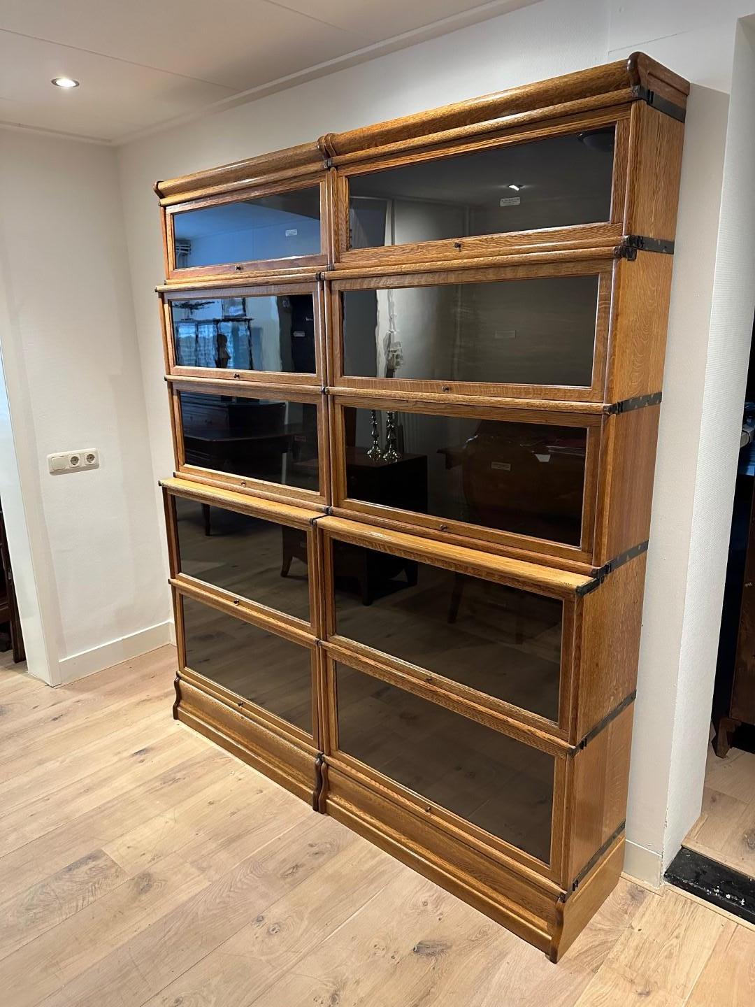 Antique oak Globe Wernicke bookcase For Sale at 1stDibs
