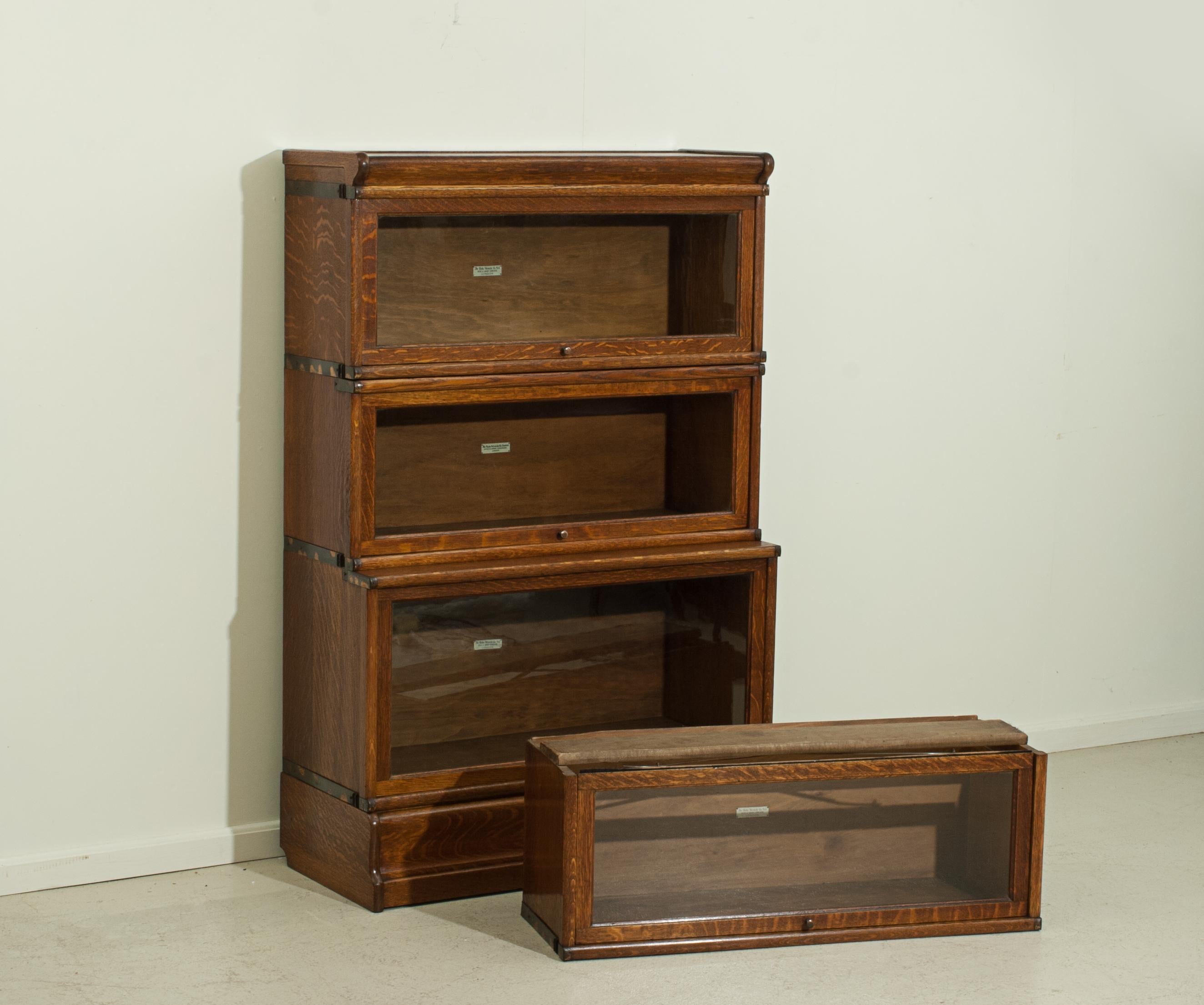 Antique Oak Globe Wernicke Bookcase with Glazed Doors in Four Sections 5