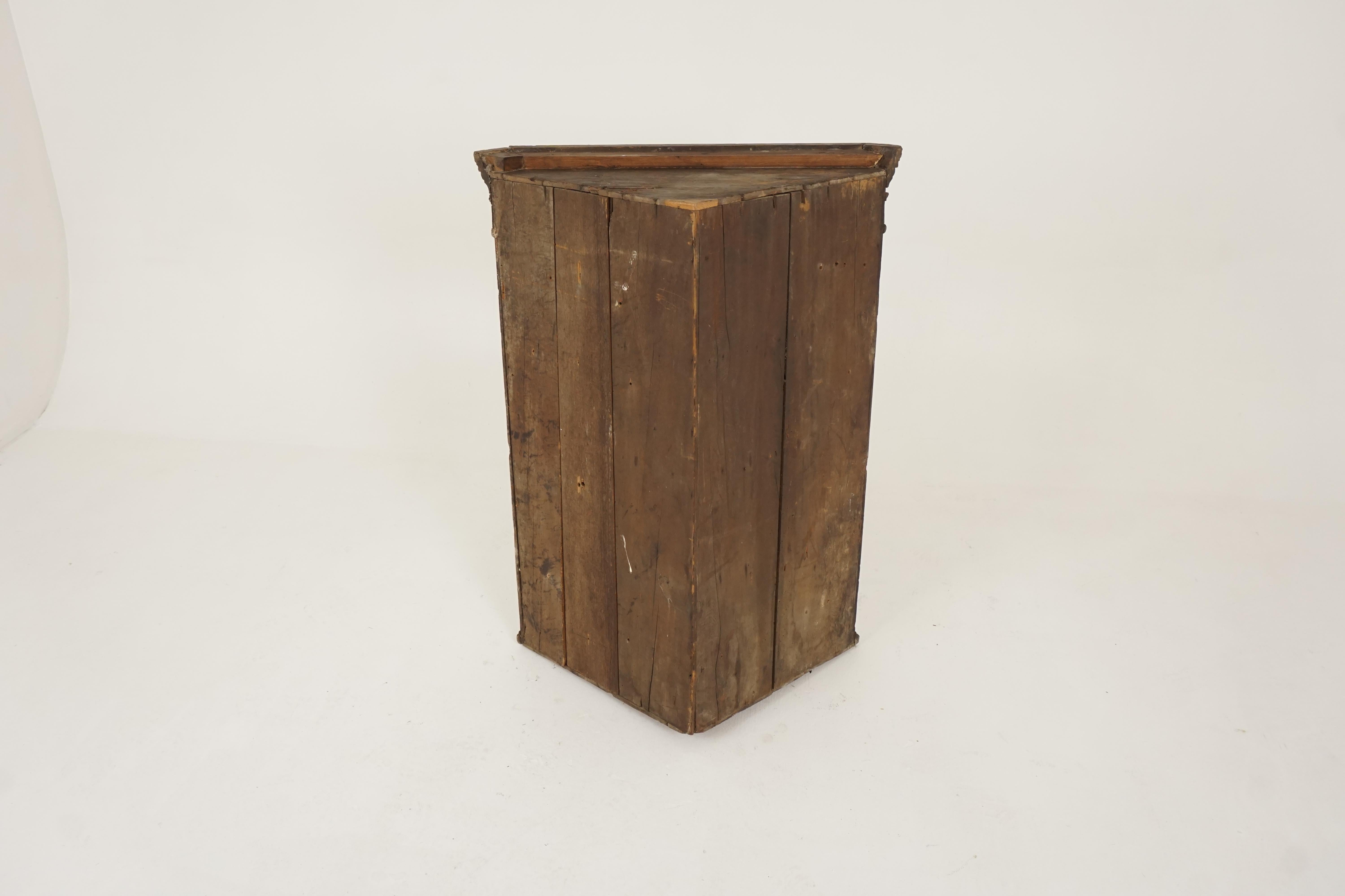 Ancienne armoire d'angle suspendue en chêne, Écosse 1800, H122 en vente 3