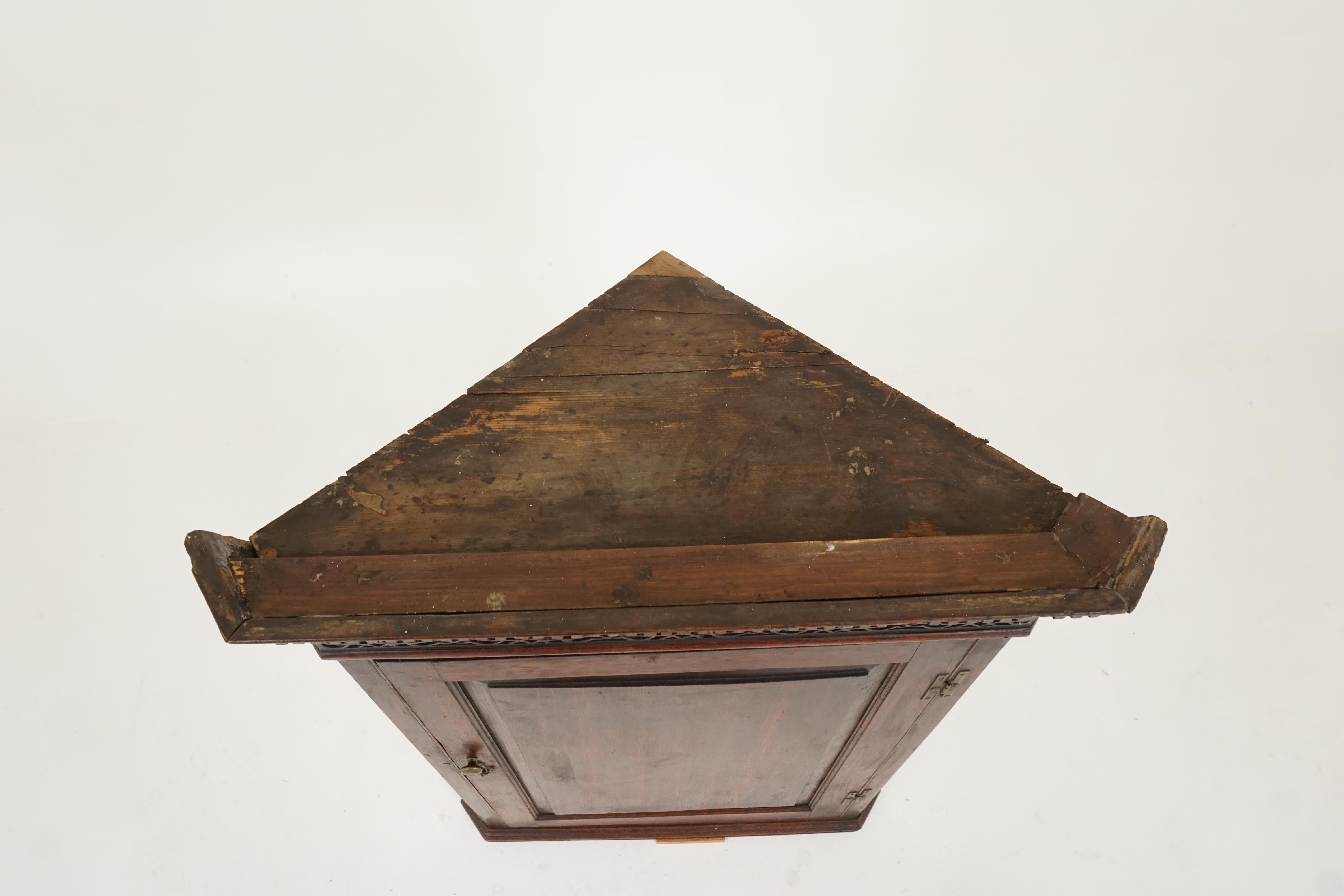Chêne Ancienne armoire d'angle suspendue en chêne, Écosse 1800, H122 en vente