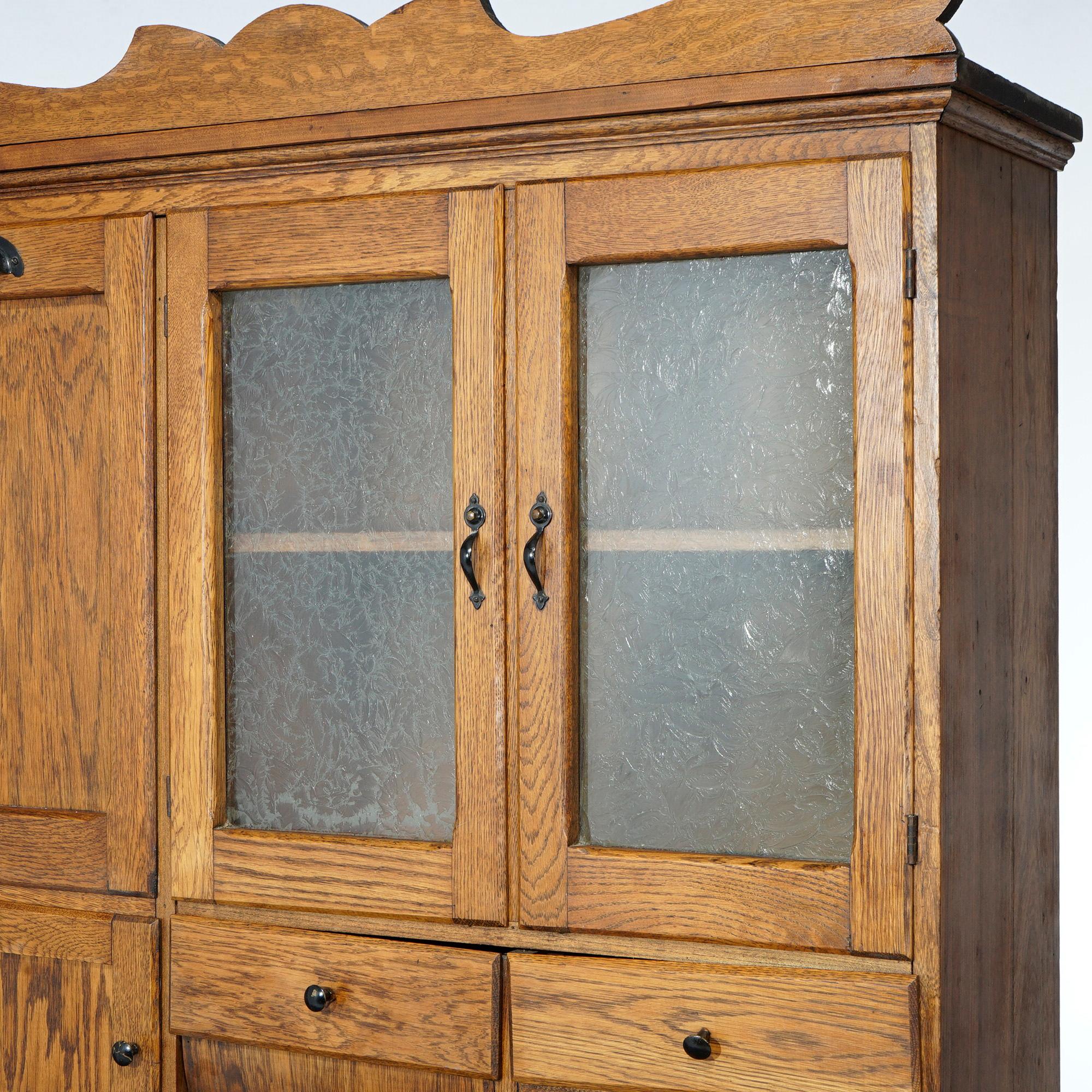 Antique Oak Hoosier Kitchen Cabinet Circa 1900 In Good Condition In Big Flats, NY
