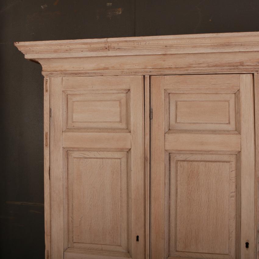 Large antique bleached oak housekeepers cupboard. Great storage, 1780.

Measure: Internal depth 15.5