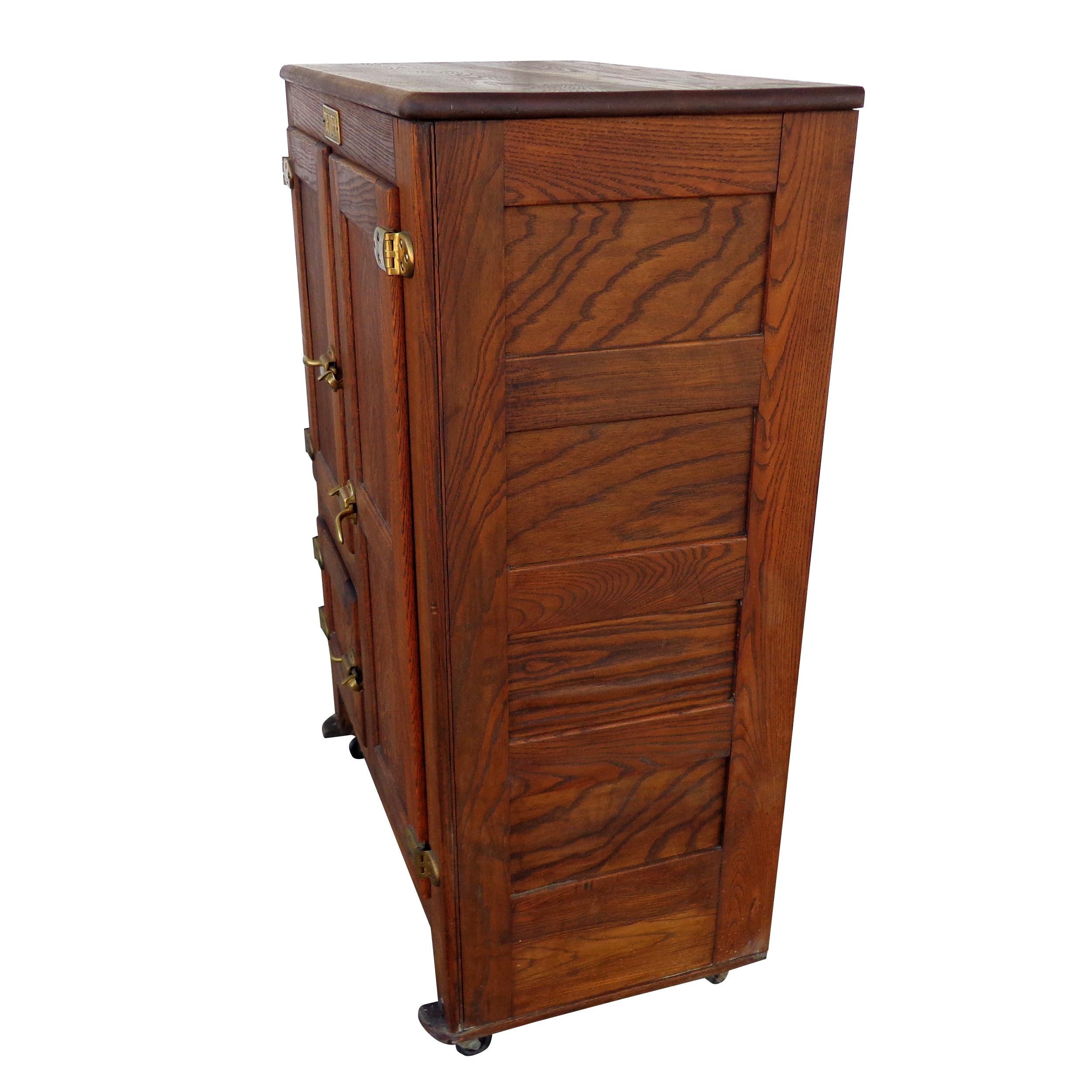 Antique Oak Ice Box Wine Cabinet by Ice Queen In Good Condition In Pasadena, TX