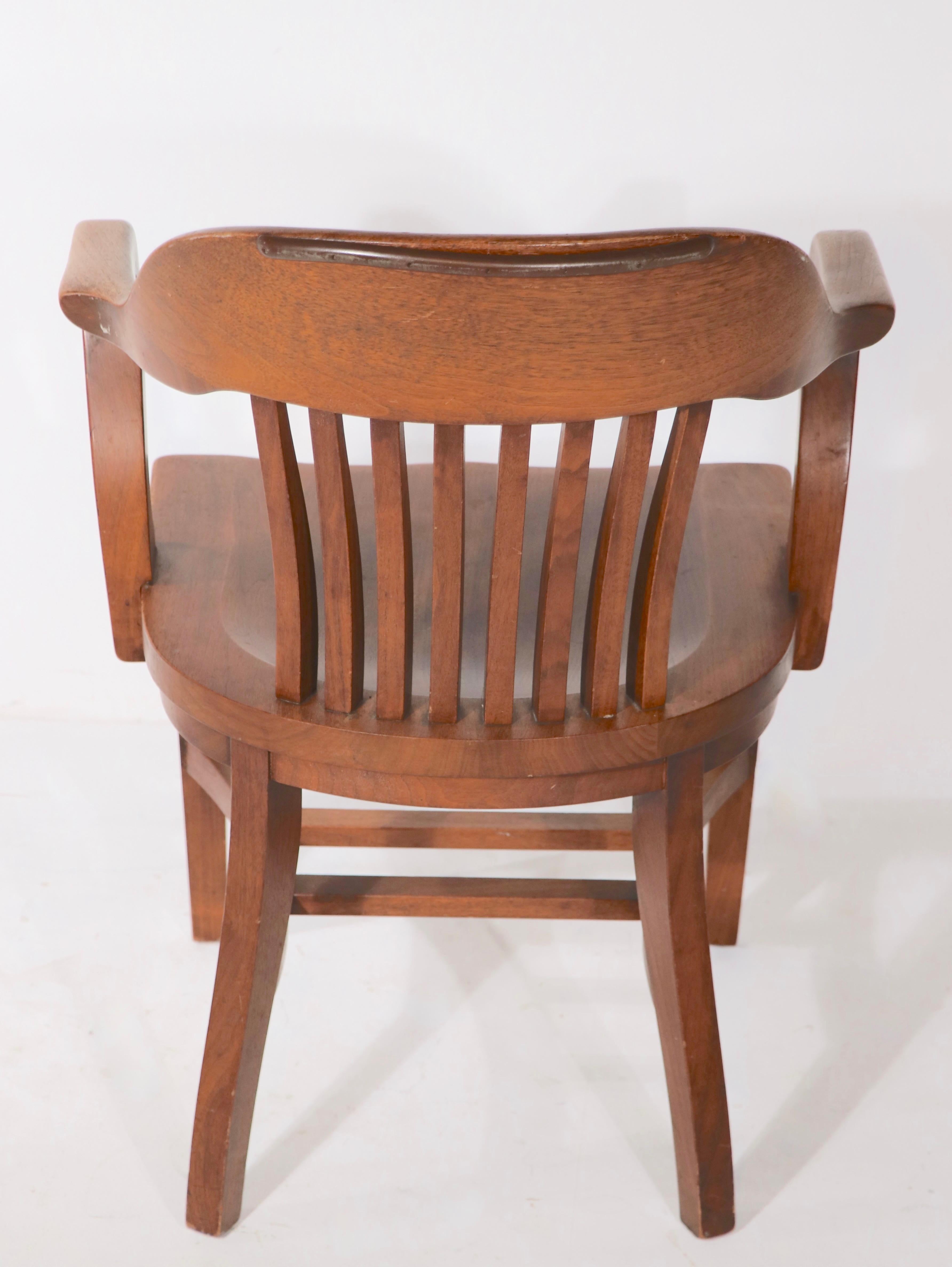 Antique Oak Jury, Bank of England, Yale Library Chair In Good Condition In New York, NY
