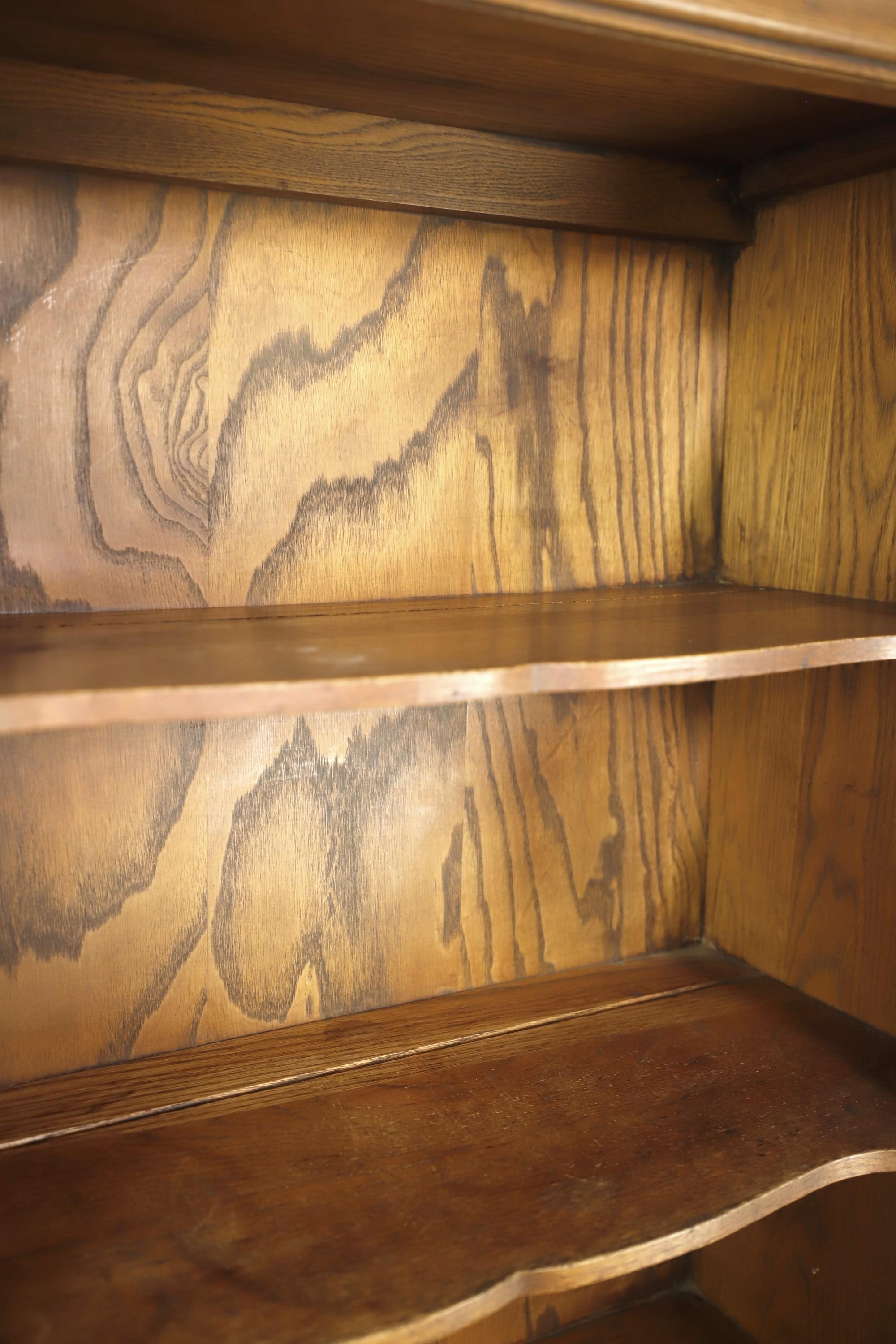 Antique Oak Kitchen Hutch Buffet with Drawers Cupboard In Good Condition In New York, NY