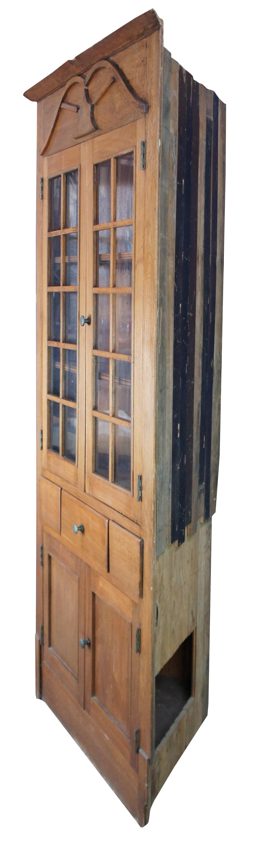 Antique Oak Mission Country Corner Display Cabinet China Curio Cupboard In Good Condition In Dayton, OH