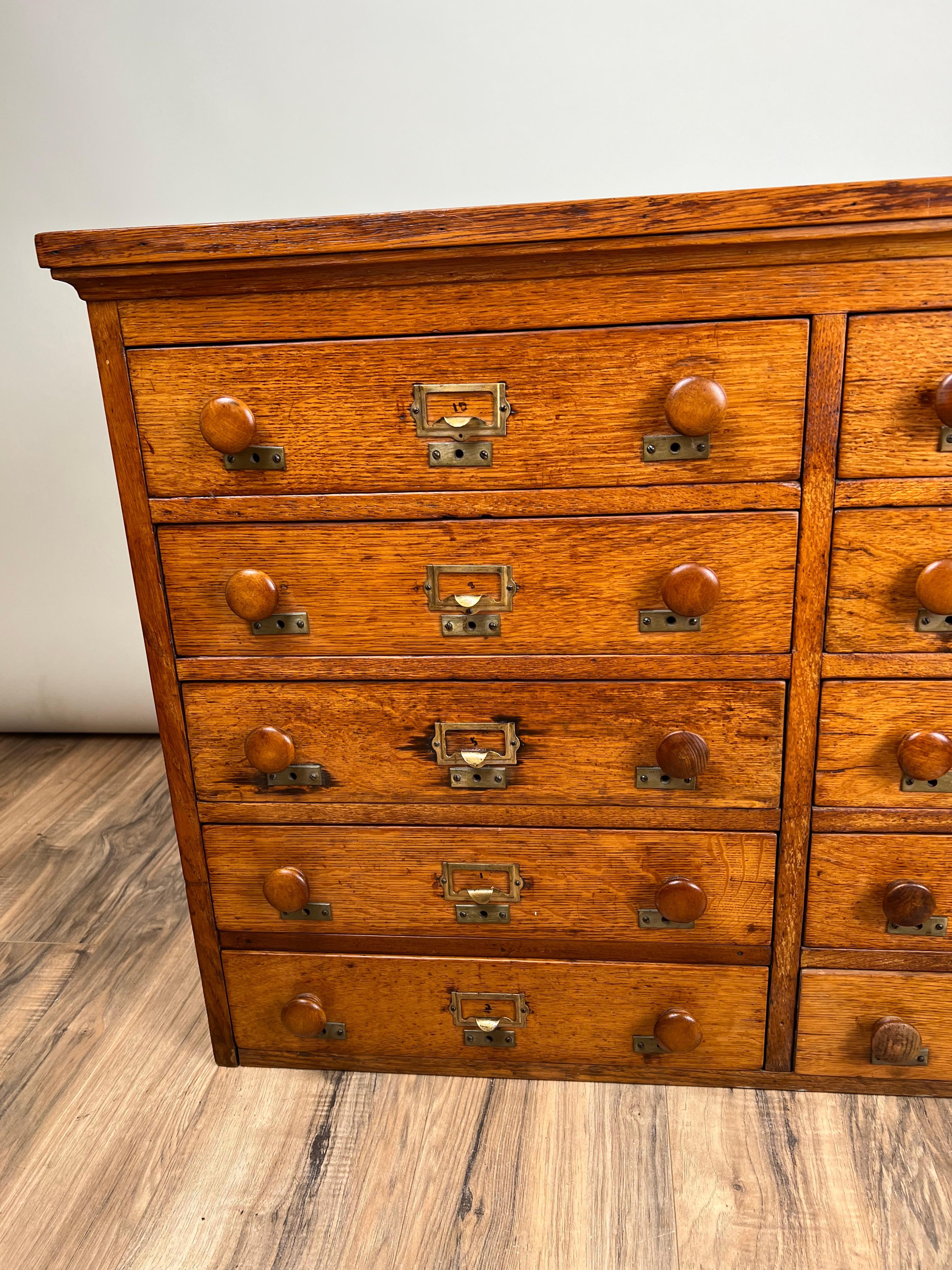 Cartella a più cassetti in Oak Antico c. Inizio del XX secolo in vendita 4