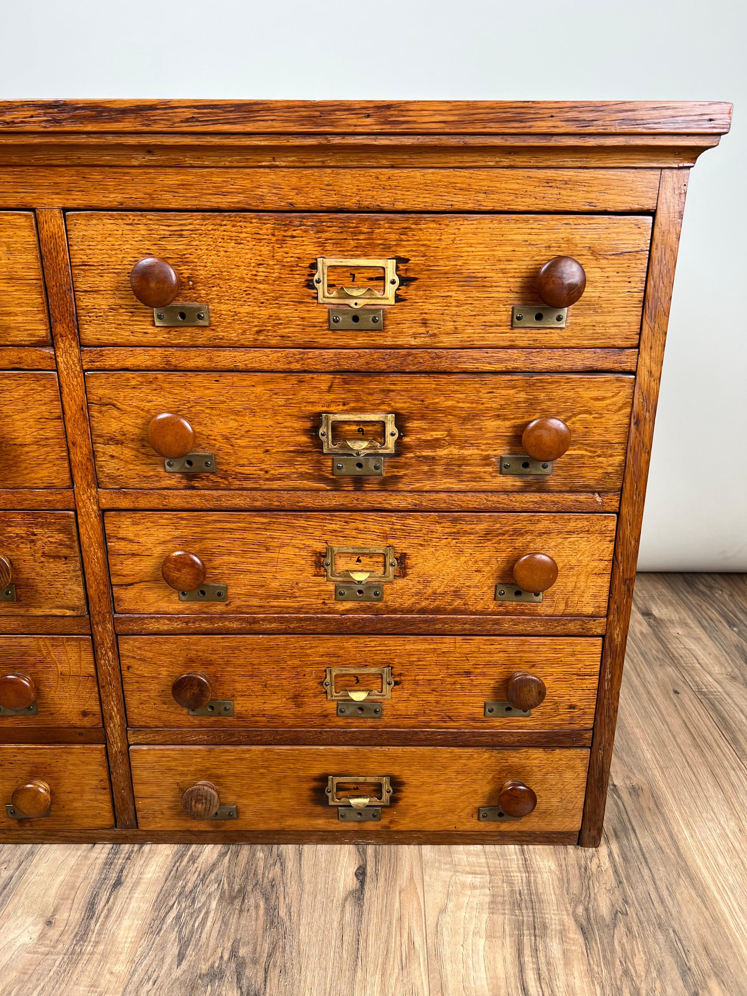 Cartella a più cassetti in Oak Antico c. Inizio del XX secolo in vendita 5
