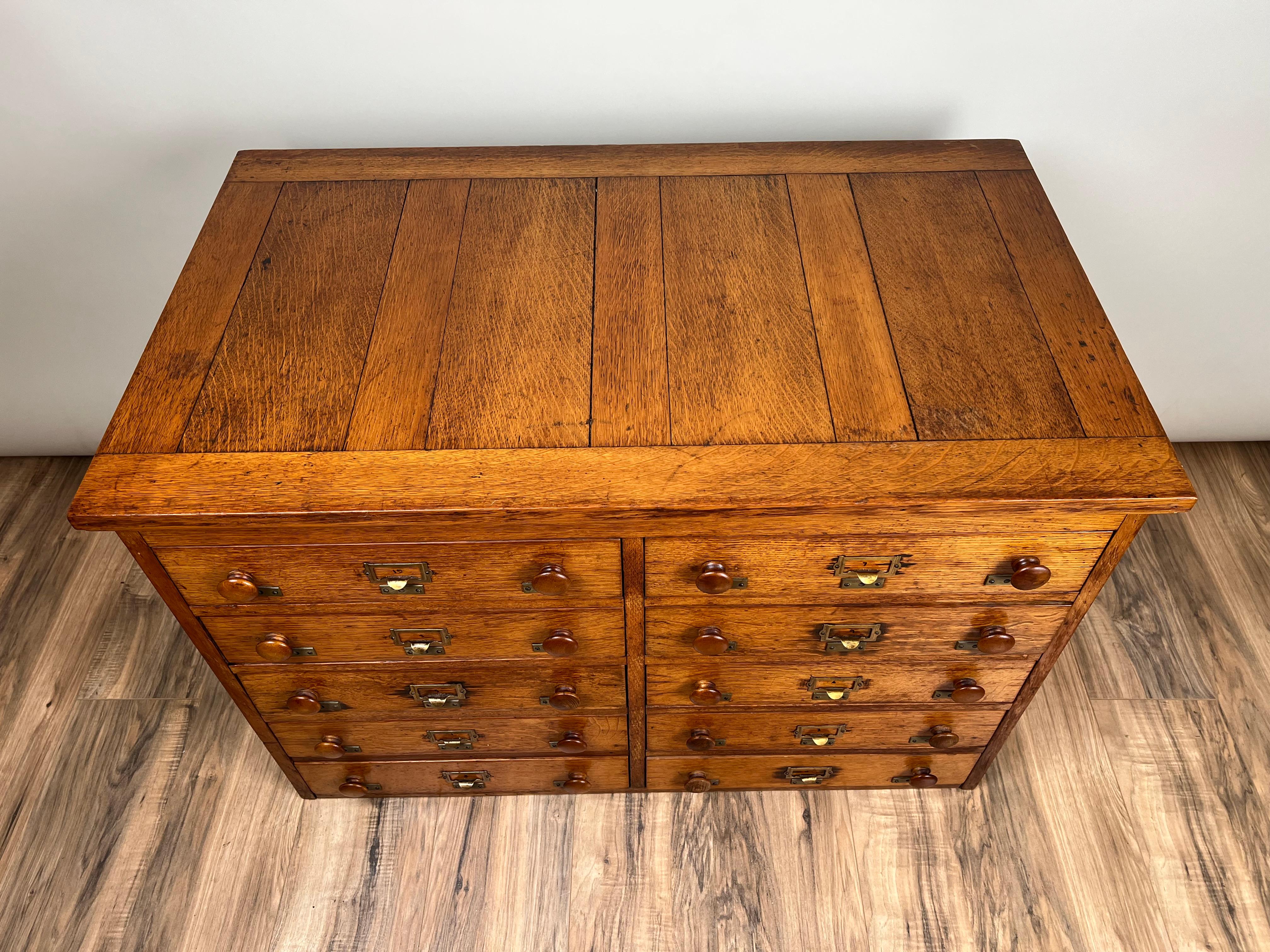 Americano Cartella a più cassetti in Oak Antico c. Inizio del XX secolo in vendita
